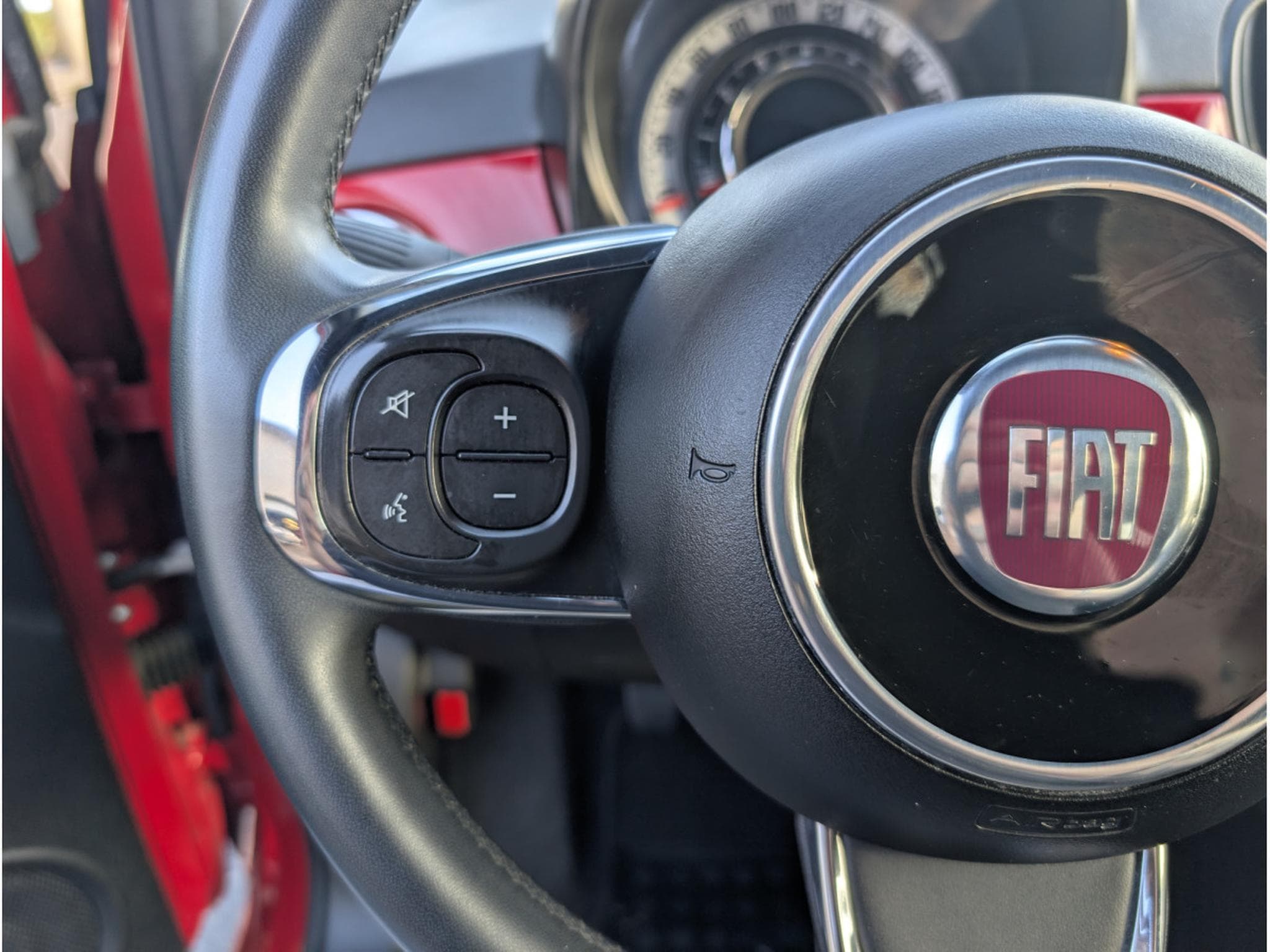 Fiat 500 1.0 70CH CABRIOLET (2023) - Photo 18