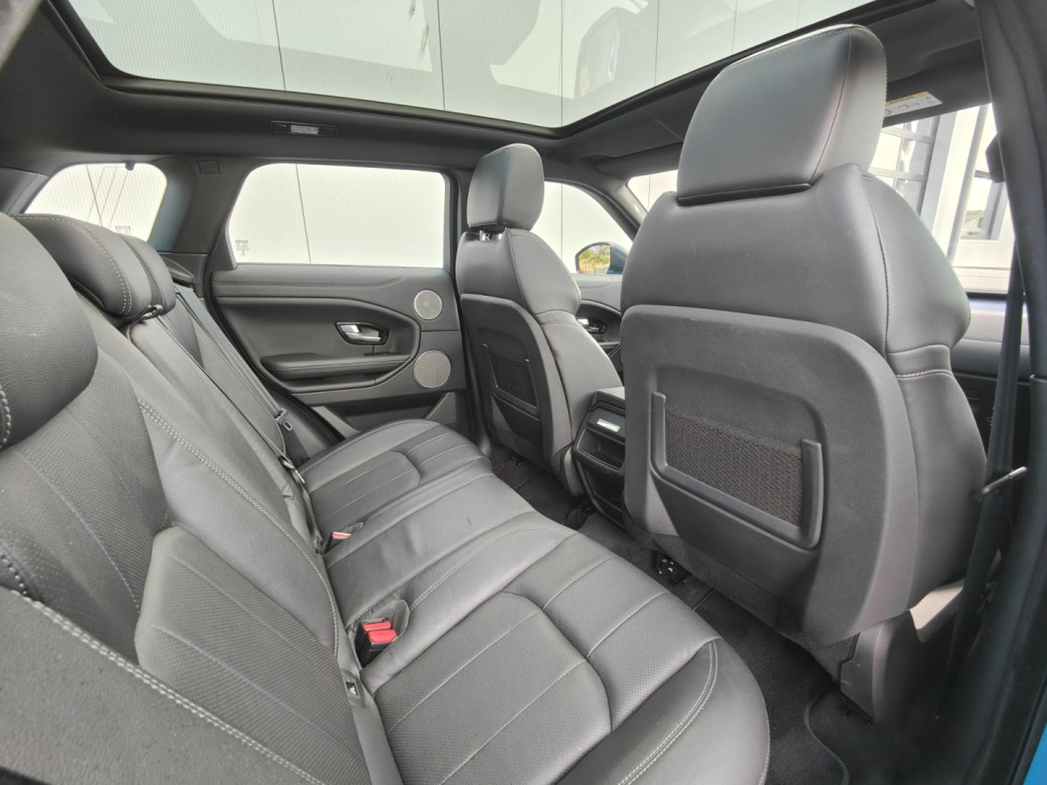 Land-Rover Range Rover Evoque 2.0 TD4 AWD CARPLAY GPS TOIT PANO CAMERA (2018) - Photo 8