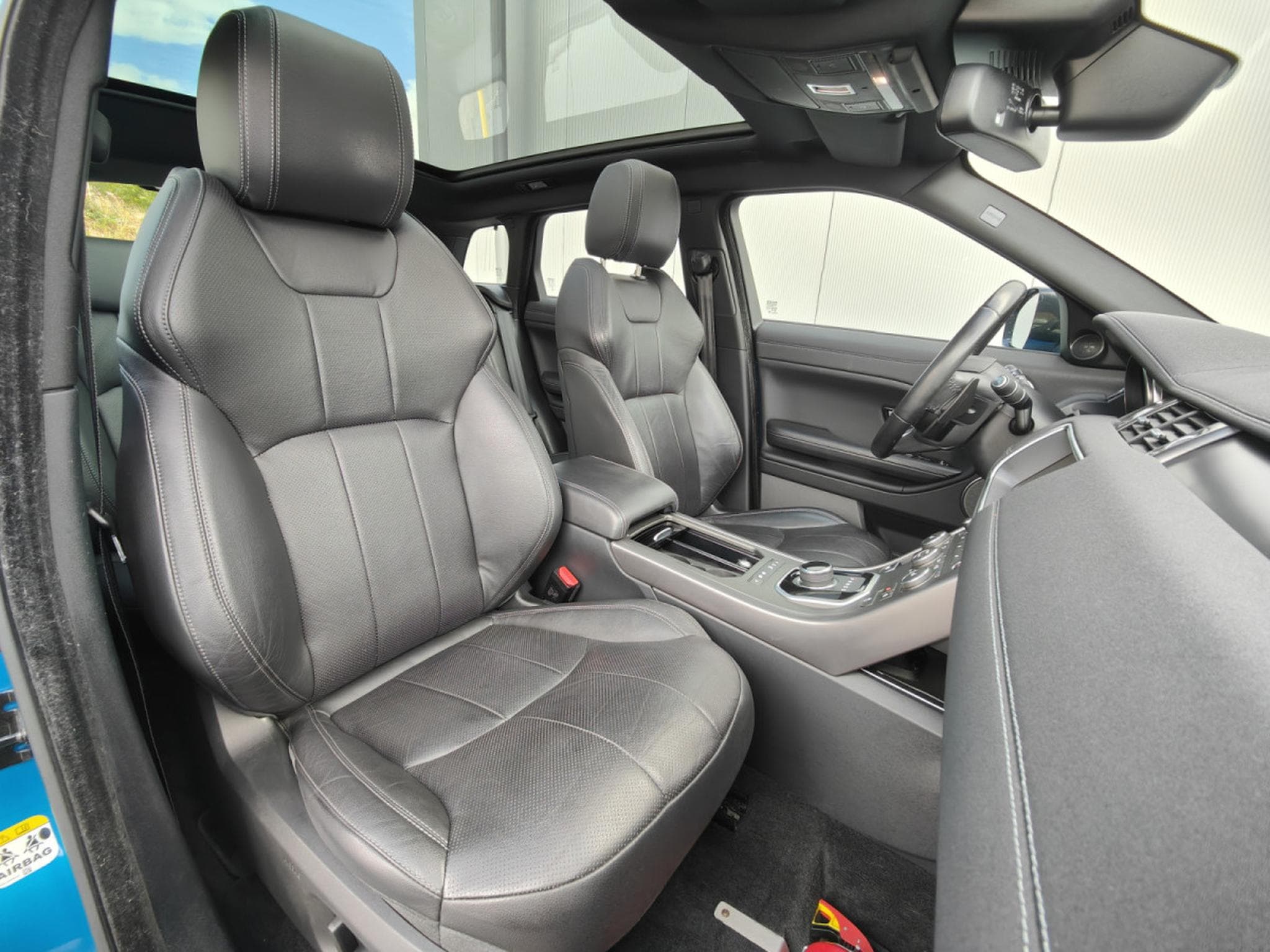 Land-Rover Range Rover Evoque 2.0 TD4 AWD CARPLAY GPS TOIT PANO CAMERA (2018) - Photo 7