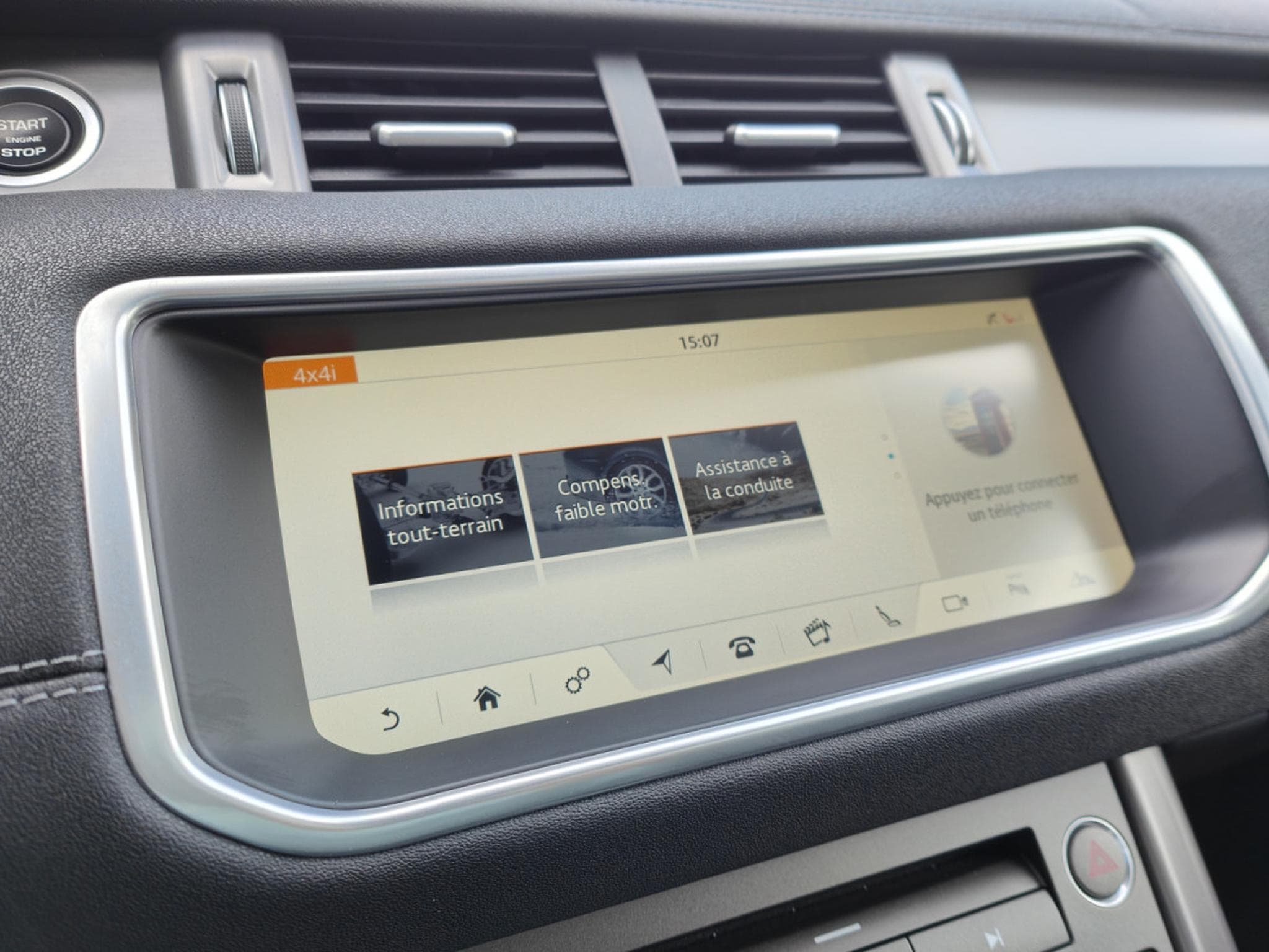 Land-Rover Range Rover Evoque 2.0 TD4 AWD CARPLAY GPS TOIT PANO CAMERA (2018) - Photo 23