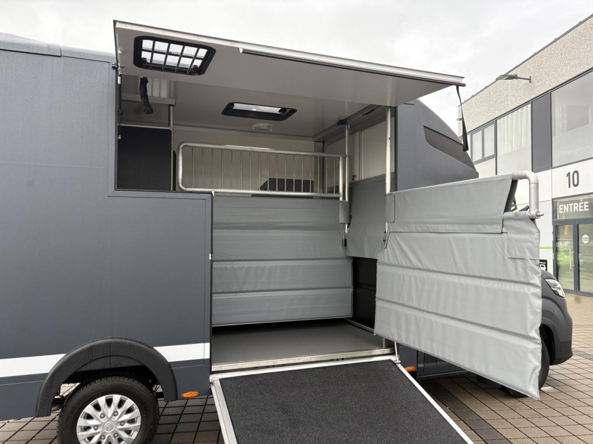 Maxus Deliver 9 3.5T MAXUS DELIVER 9 - MSG STALLION LIGHT (2026) - Photo 9