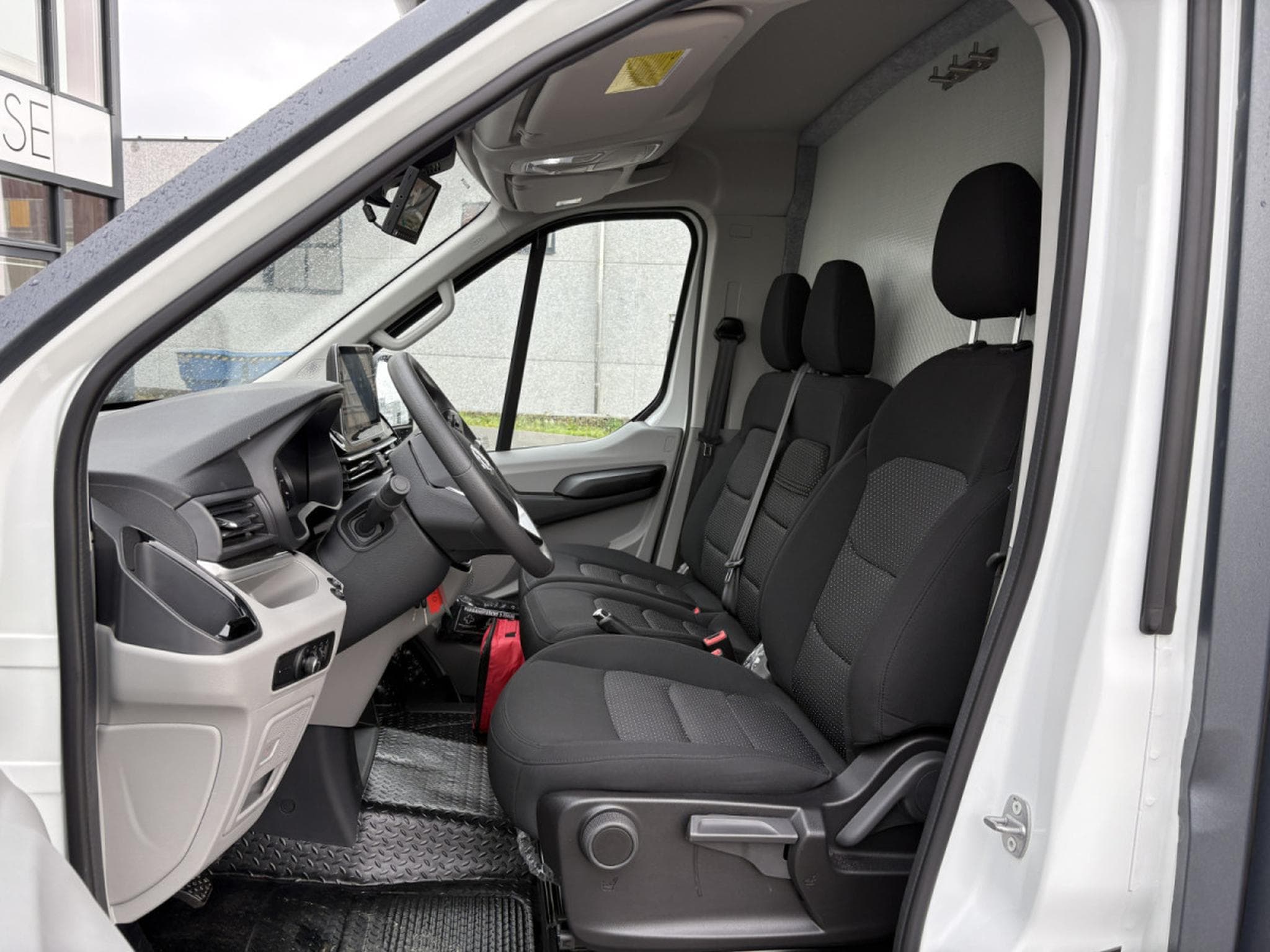 Maxus Deliver 9 3.5T MAXUS DELIVER 9 - MSG STALLION LIGHT (2026) - Photo 19