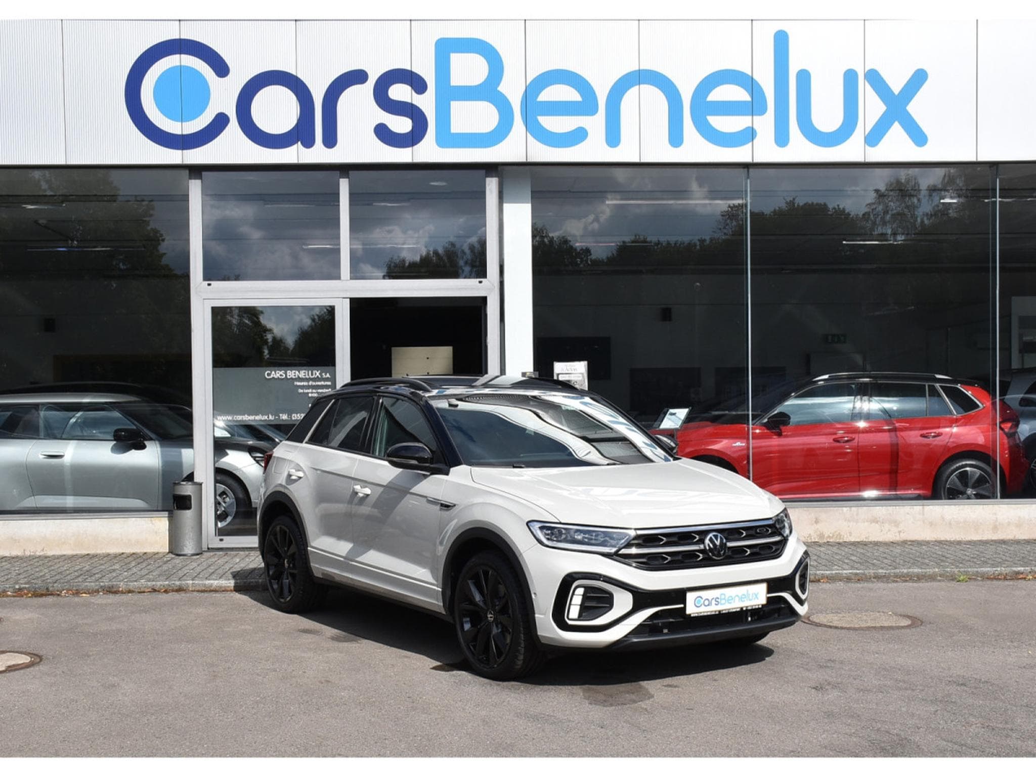 VW T-Roc 1.5 TSI R-Line DSG PANO TRAVEL SIDE CAM PARK ATT RMQ 1° MAIN (2024) - Foto 1
