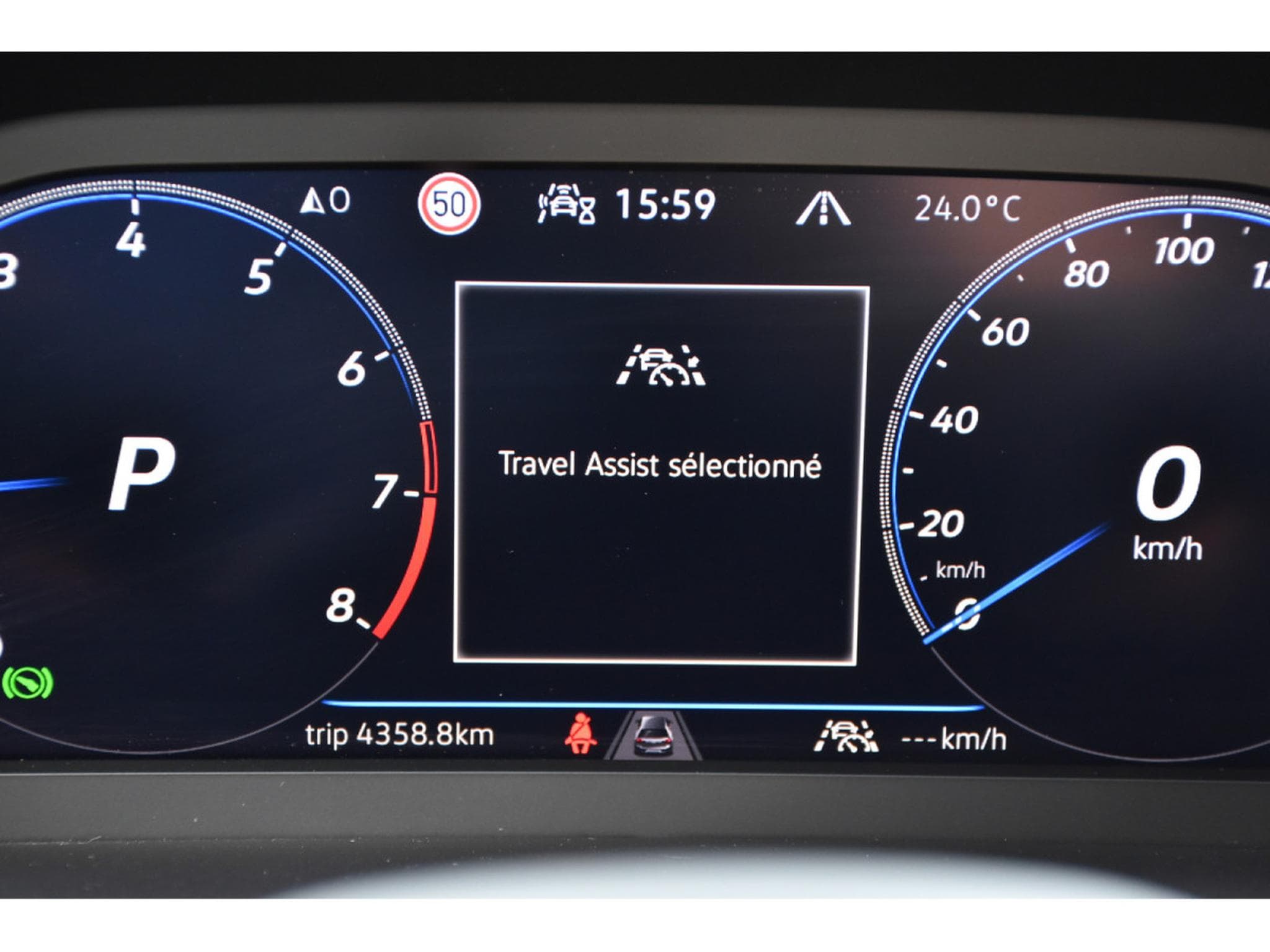 VW T-Roc 1.5 TSI R-Line DSG PANO TRAVEL SIDE CAM PARK ATT RMQ 1° MAIN (2024) - Foto 17