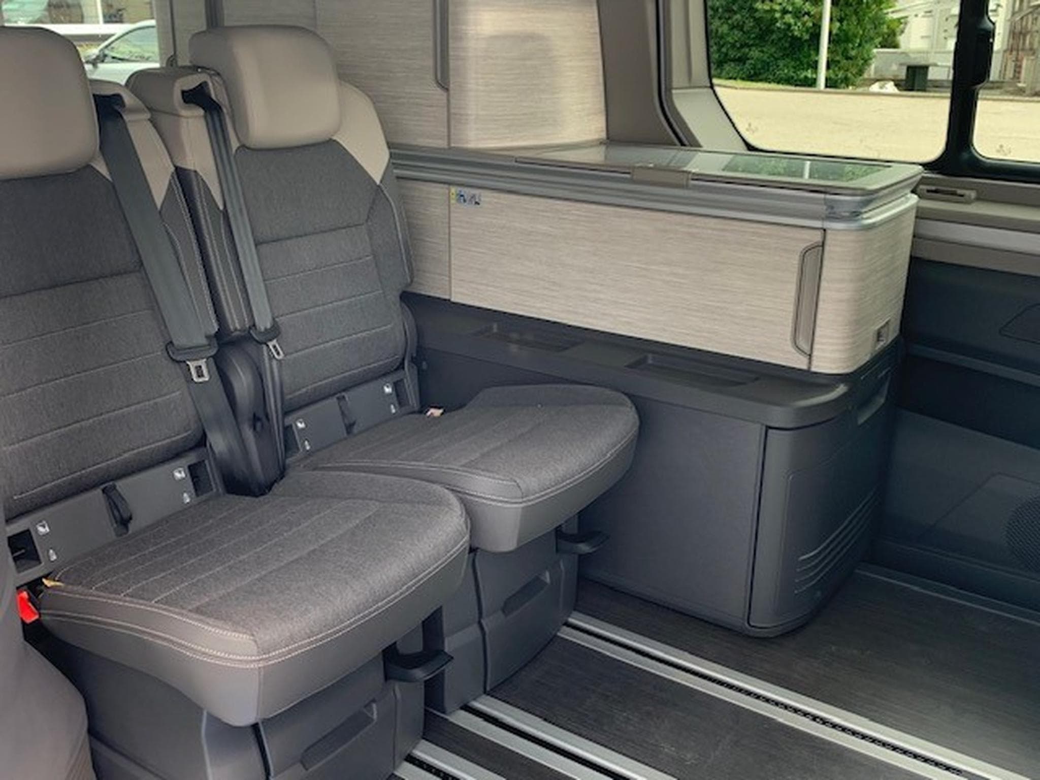 VW California OCEAN LP4 2.0TDI 150CV DSG7 (2026) - Photo 2