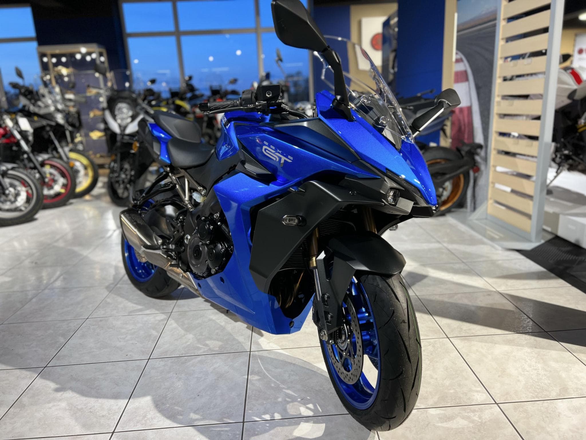 Suzuki GSX-S 1000 GT (2026) - Photo 6