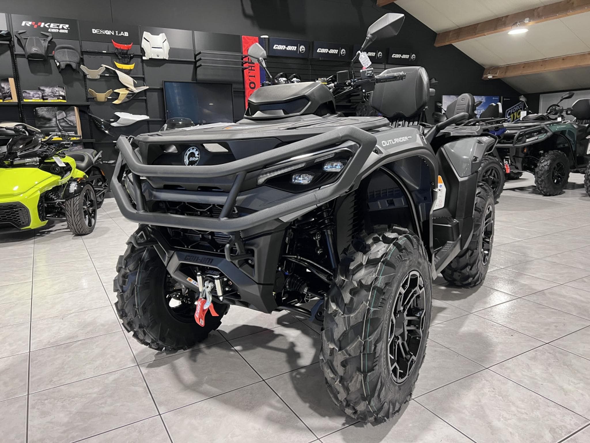 BRP Can-Am Outlander Max MY25 PRO XU HD8  ABS T3B 1000 cc (2026) - Photo 2