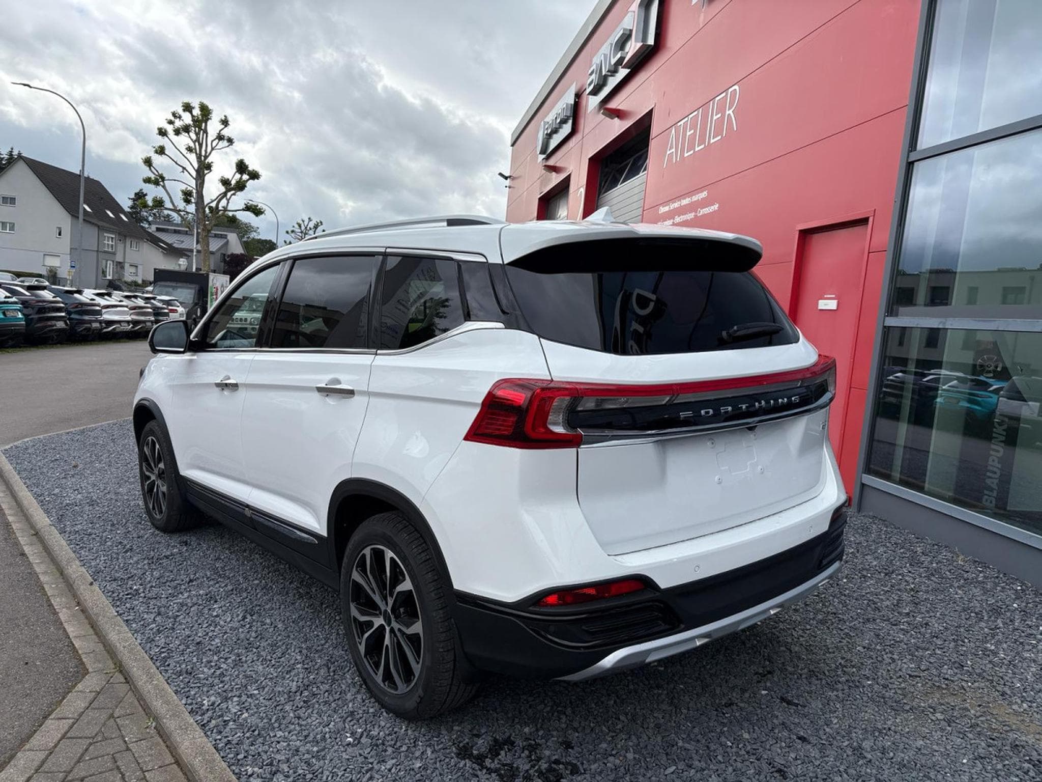 Forthing T5 1.5 TURBO AUTO FULL OPTIONS (2026) - Photo 2