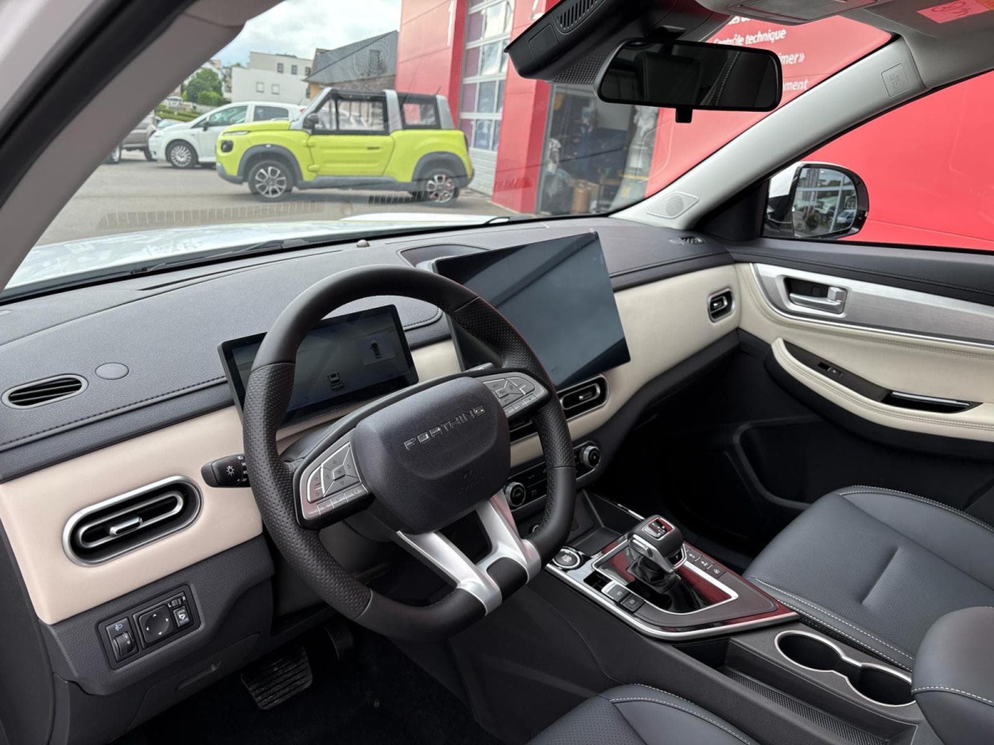 Forthing T5 1.5 TURBO AUTO FULL OPTIONS (2026) - Photo 11