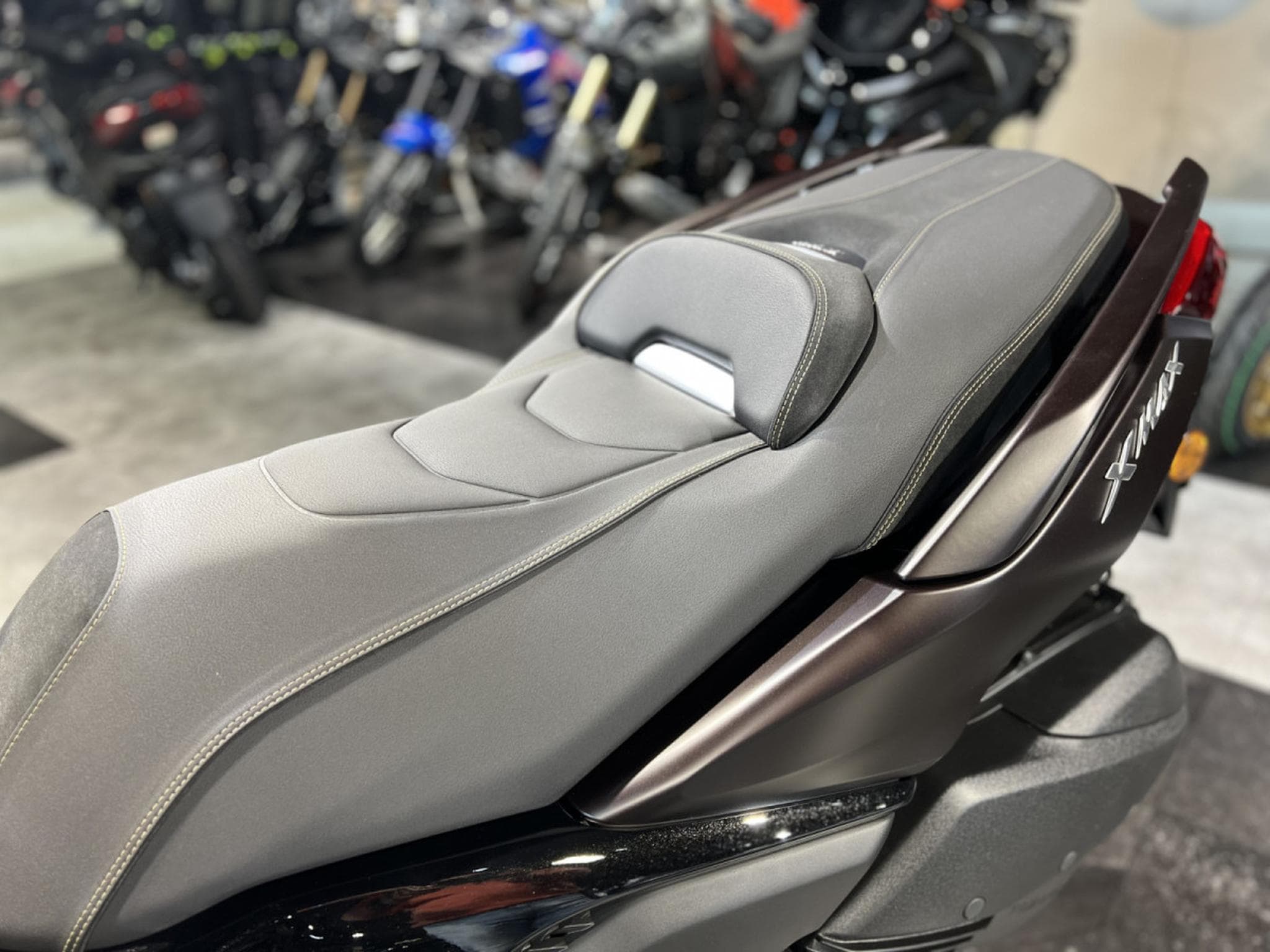 Yamaha X-Max TECH MAX (2026) - Photo 4
