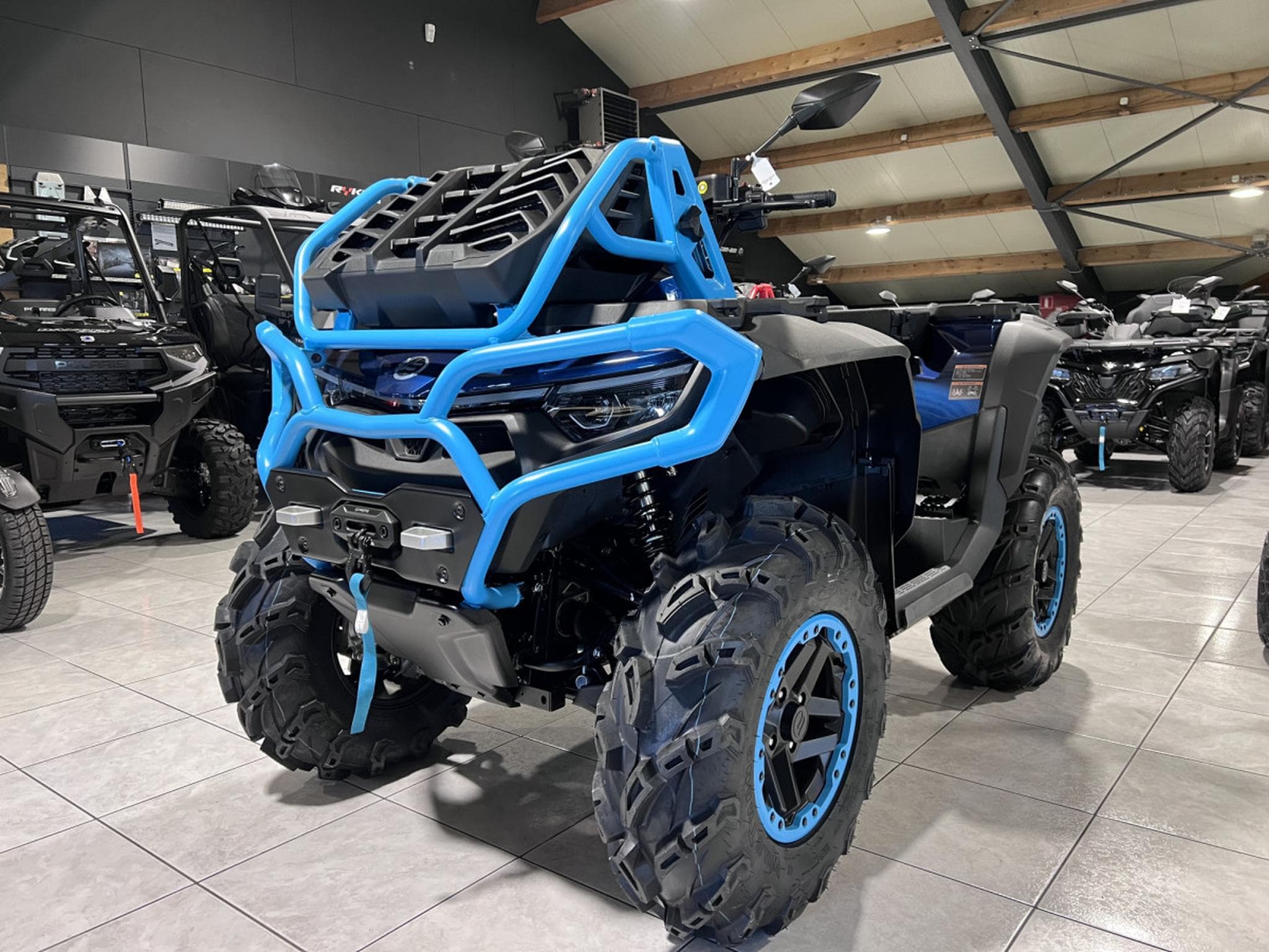 CF Moto CForce 1000 TOURING MUD T3 AGRI (2026) - Photo 2