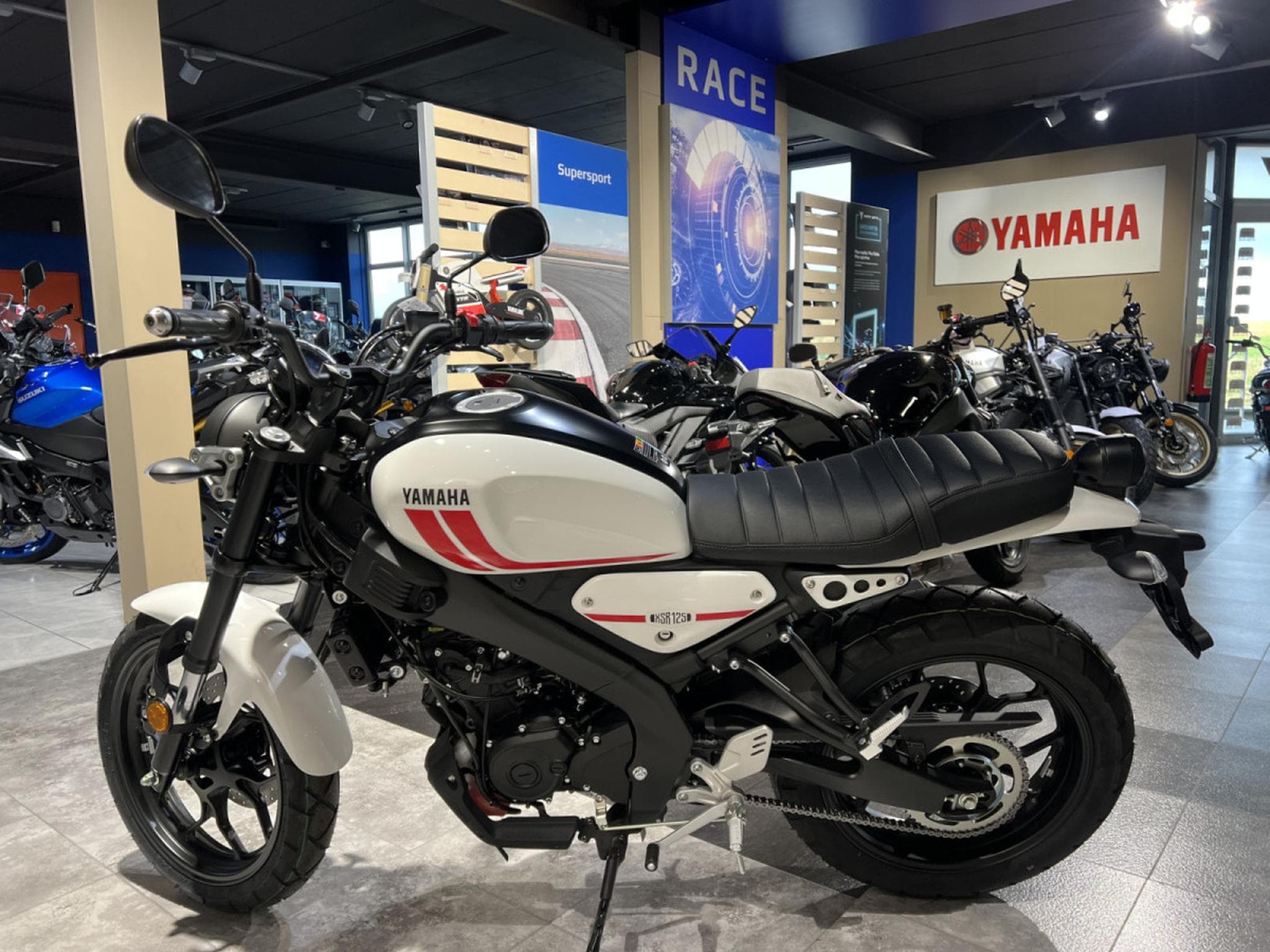 Yamaha XSR (2026) - Photo 4