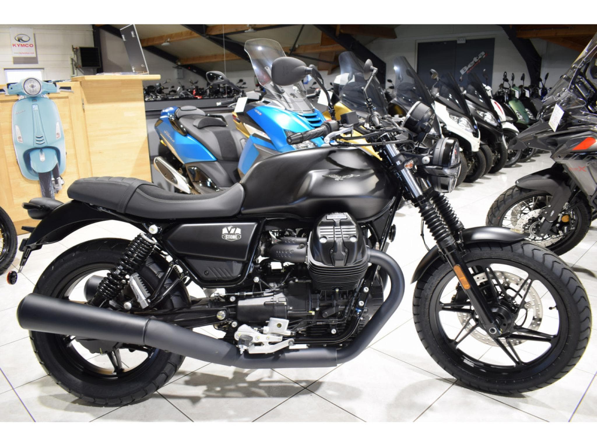Moto Guzzi V7 STONE (2026) - Photo 1