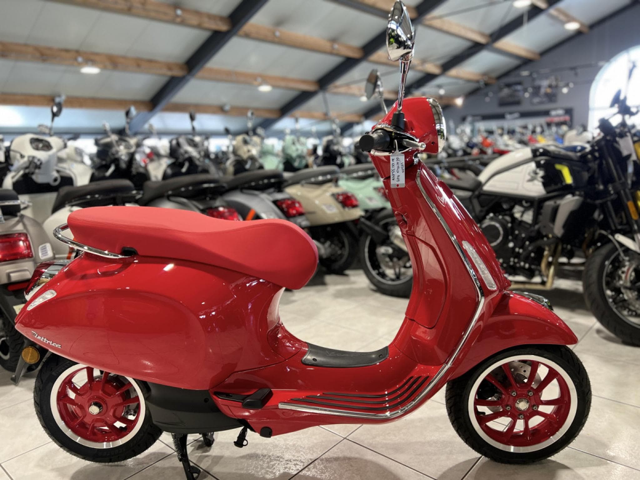 Vespa Elettrica 70 Km/h Red (2026) - Photo 1