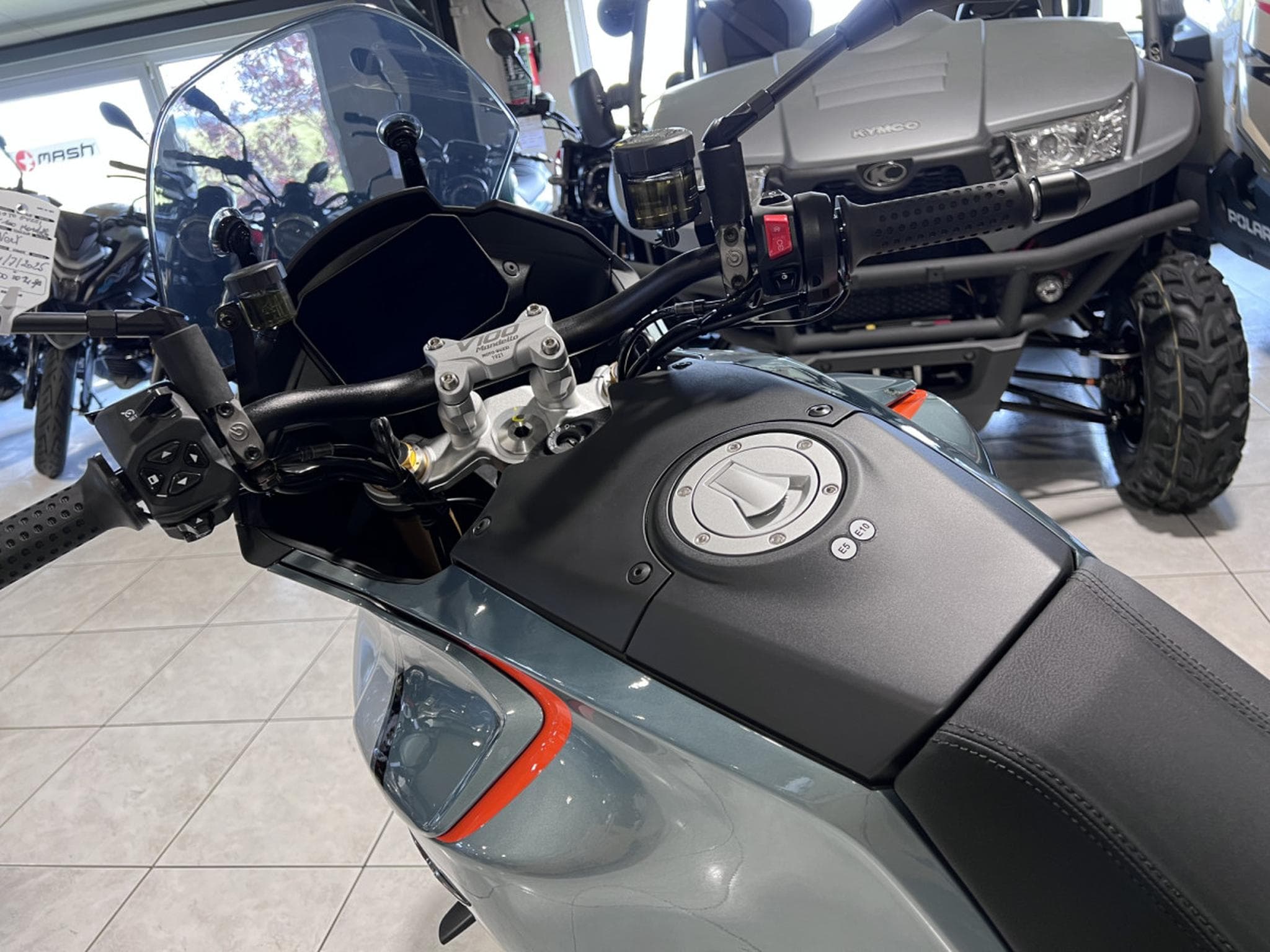 Moto Guzzi V100 S MANDELLO PFF (2026) - Photo 6
