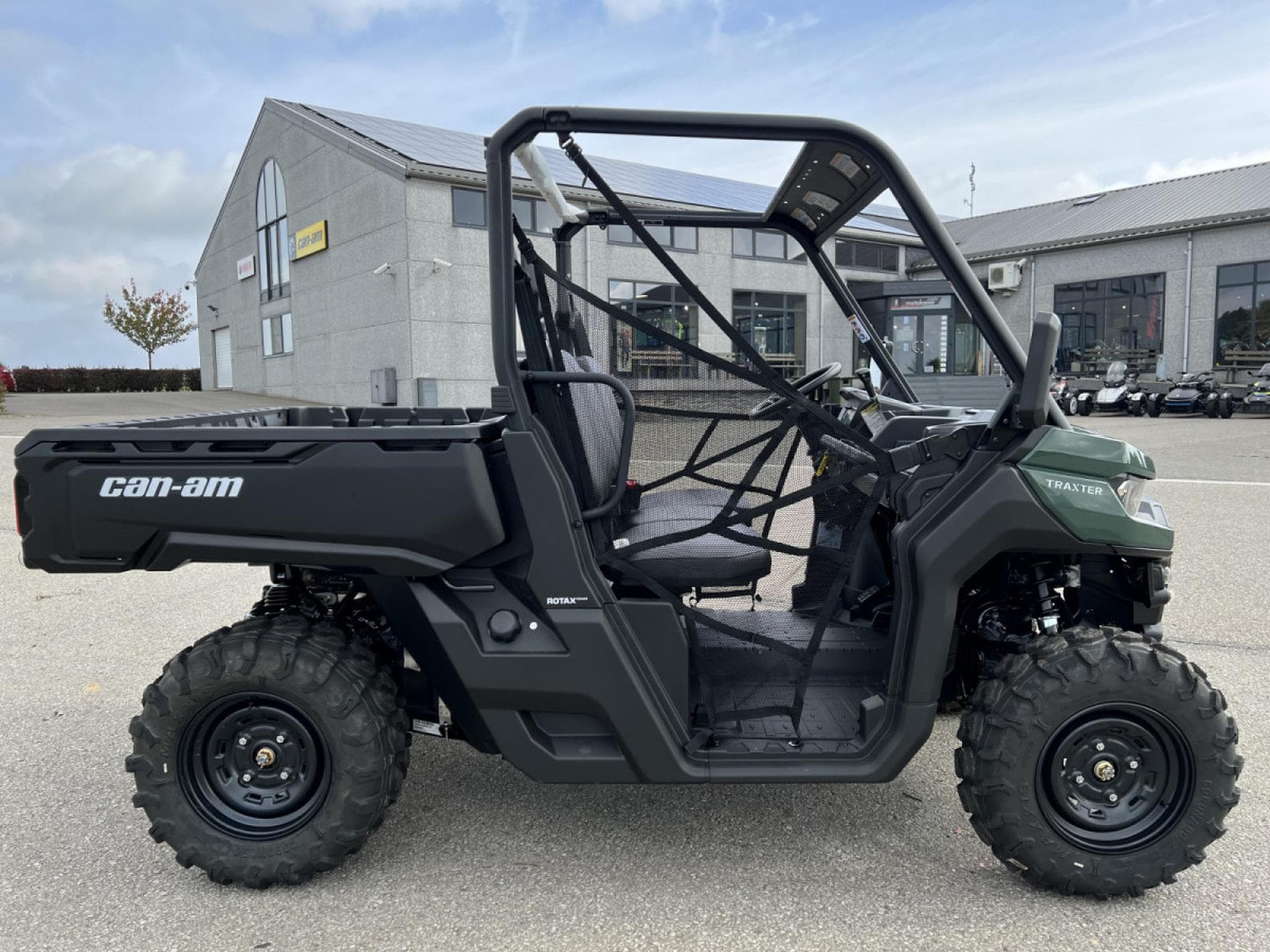 BRP Can-Am Traxter MY25 BASE HD9 T 60 km/h (2026) - Photo 1