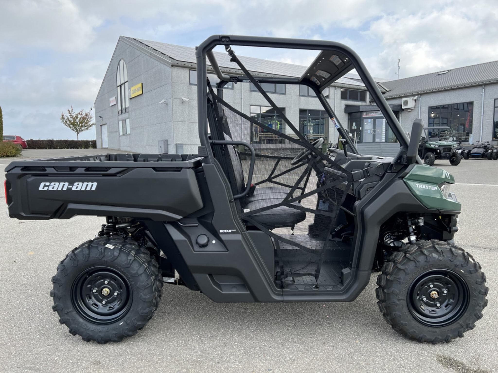 BRP Can-Am Traxter MY25 BASE HD7 T 60 km/h (2026) - Photo 1