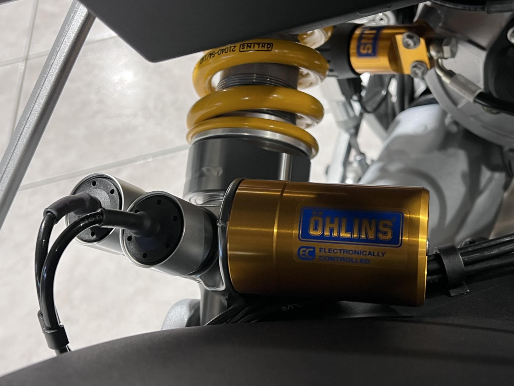 Moto Guzzi V100 S Mandello Wind Tunnel (2026) - Photo 6