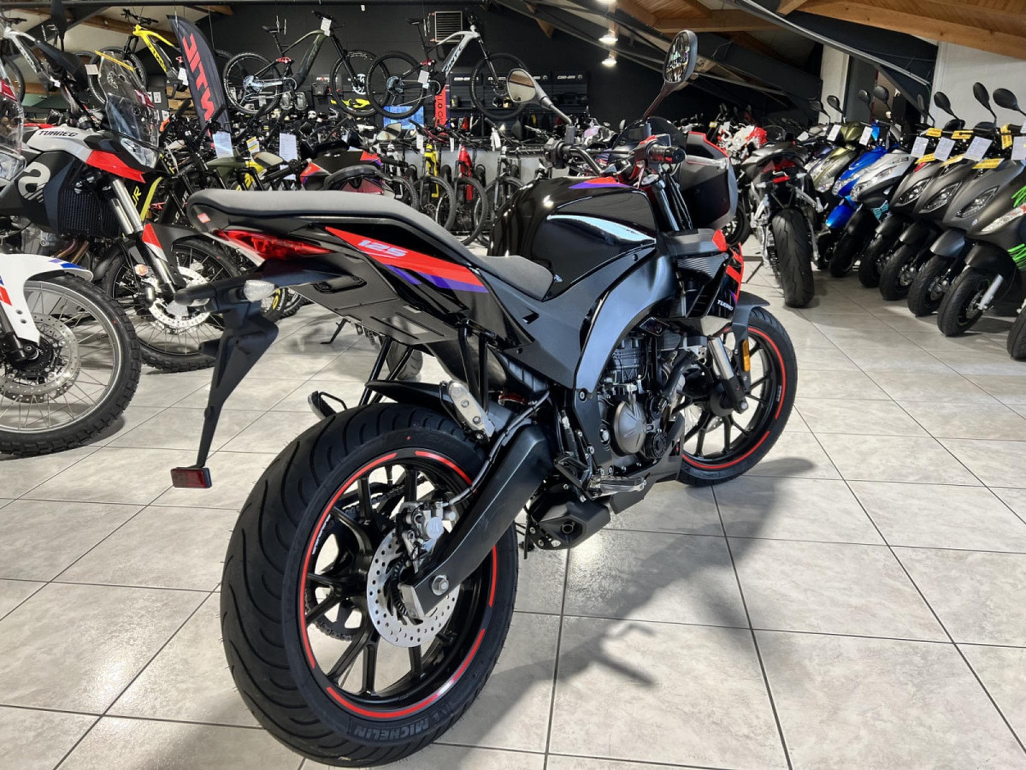 Aprilia Tuono 125 Rabaissée 550-065-35 (2026) - Foto 3