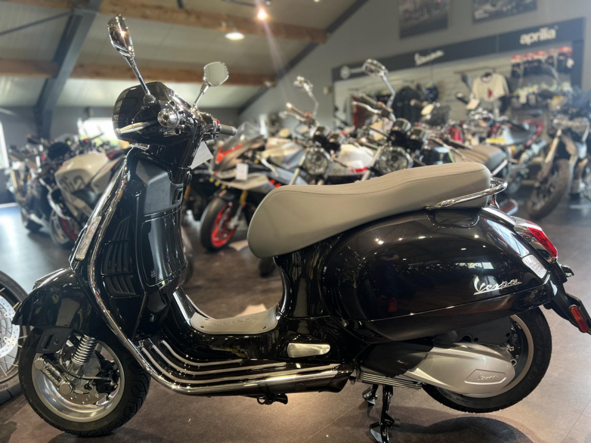 Vespa GTS 310 Classica (2026) - Photo 4