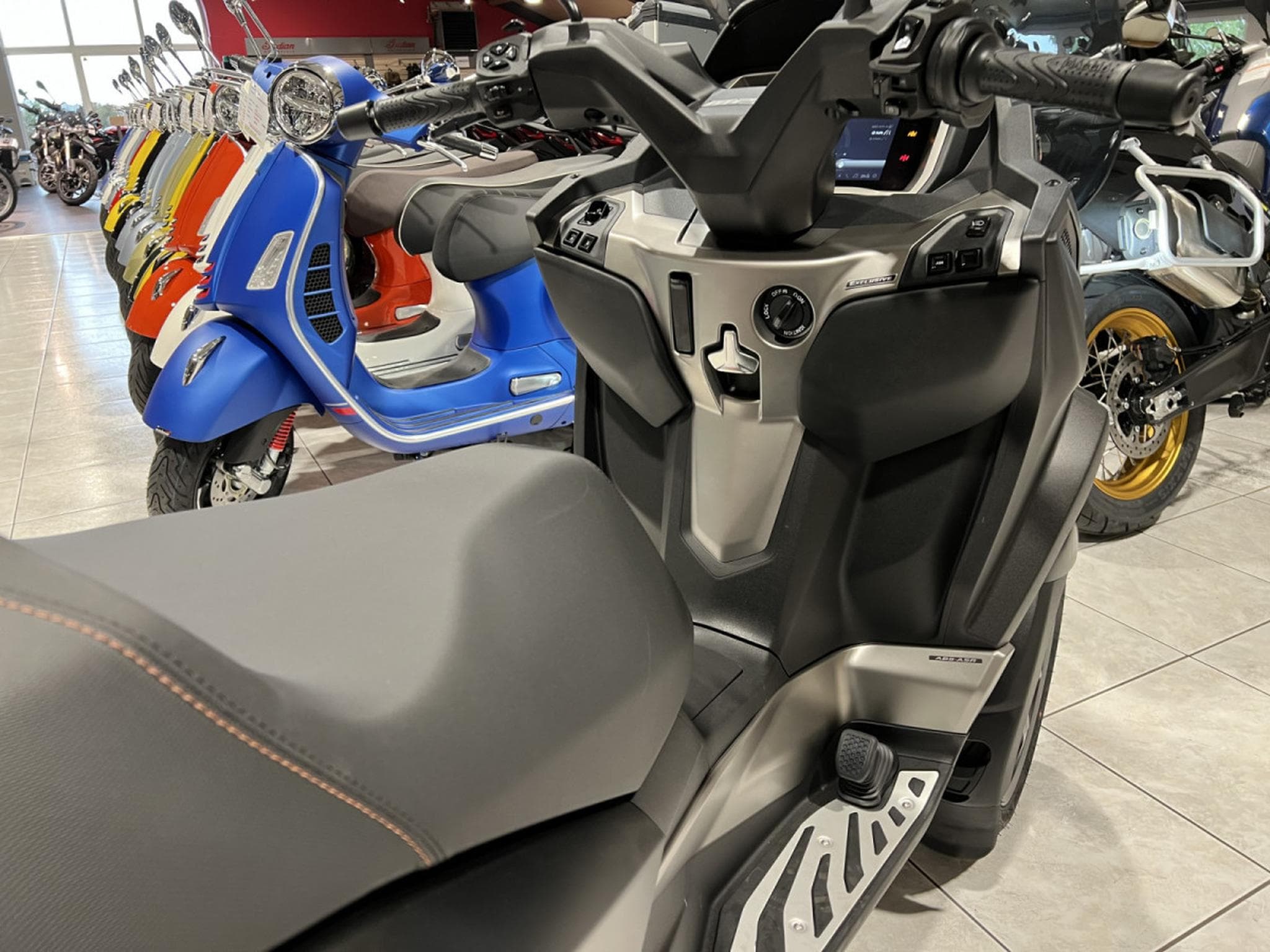 Piaggio MP3 (2026) - Photo 9
