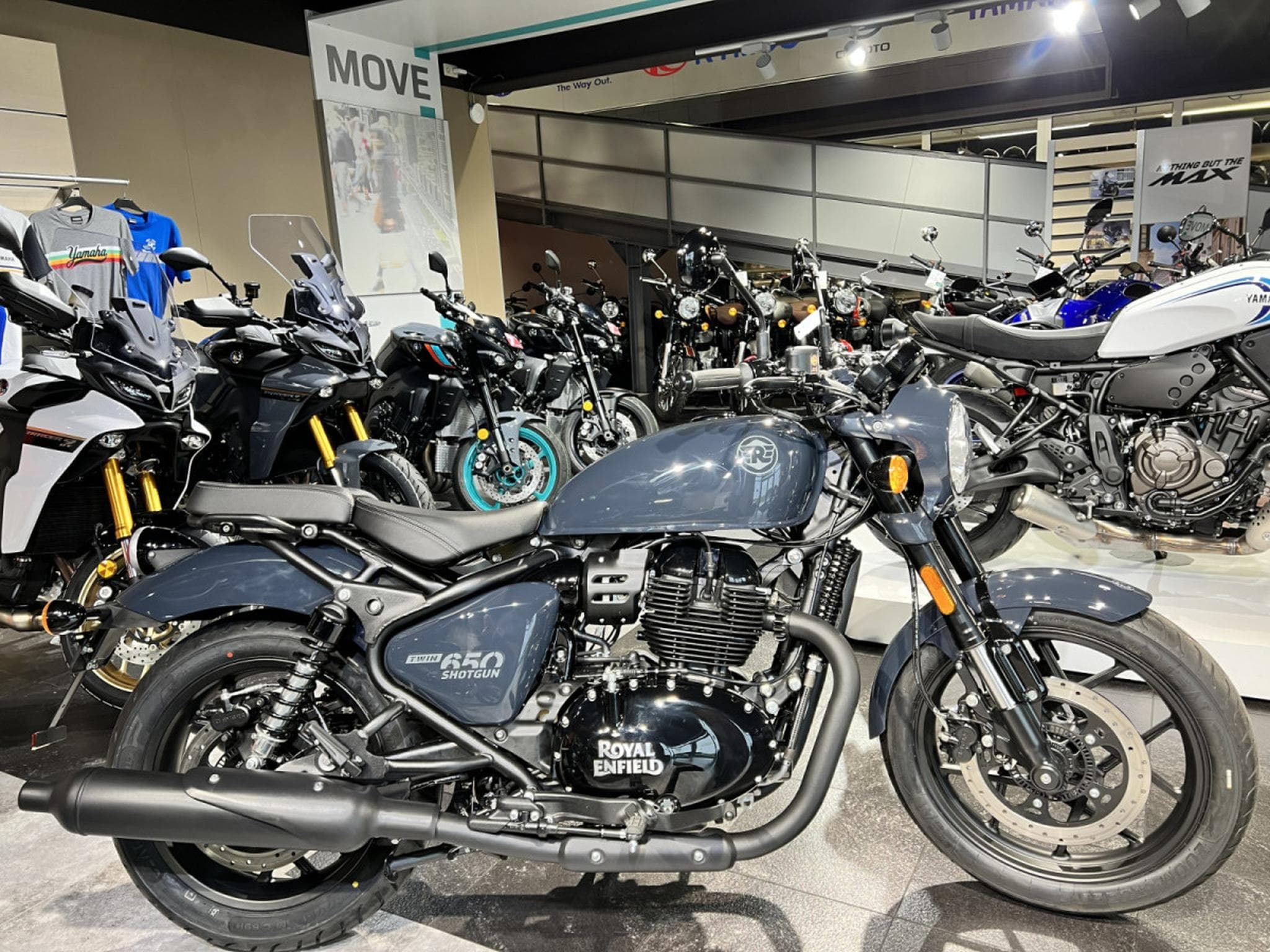 Royal Enfield Shotgun 650 sheetmetal grey (2026) - Photo 1
