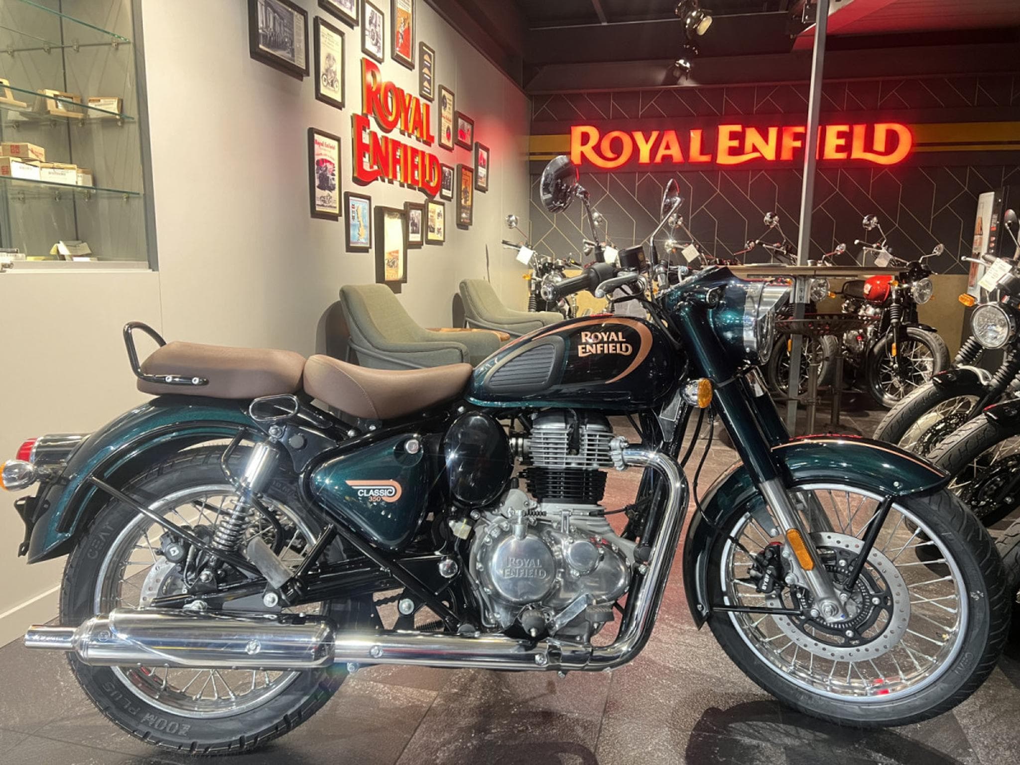 Royal Enfield Classic 350 VERT HALCYON (2026) - Photo 1