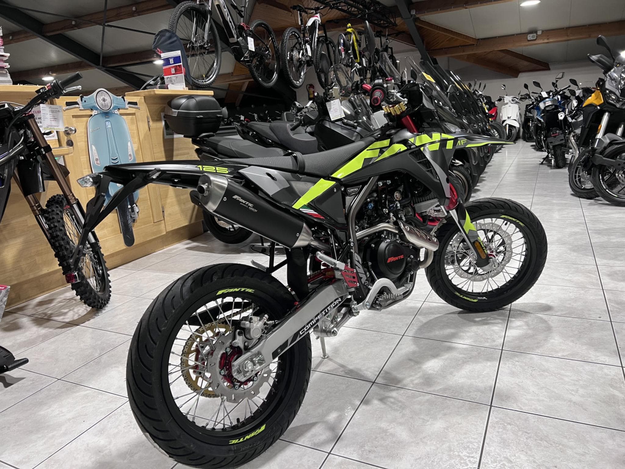 Fantic Motard XMF 4T COMPETITION (2026) - Photo 3