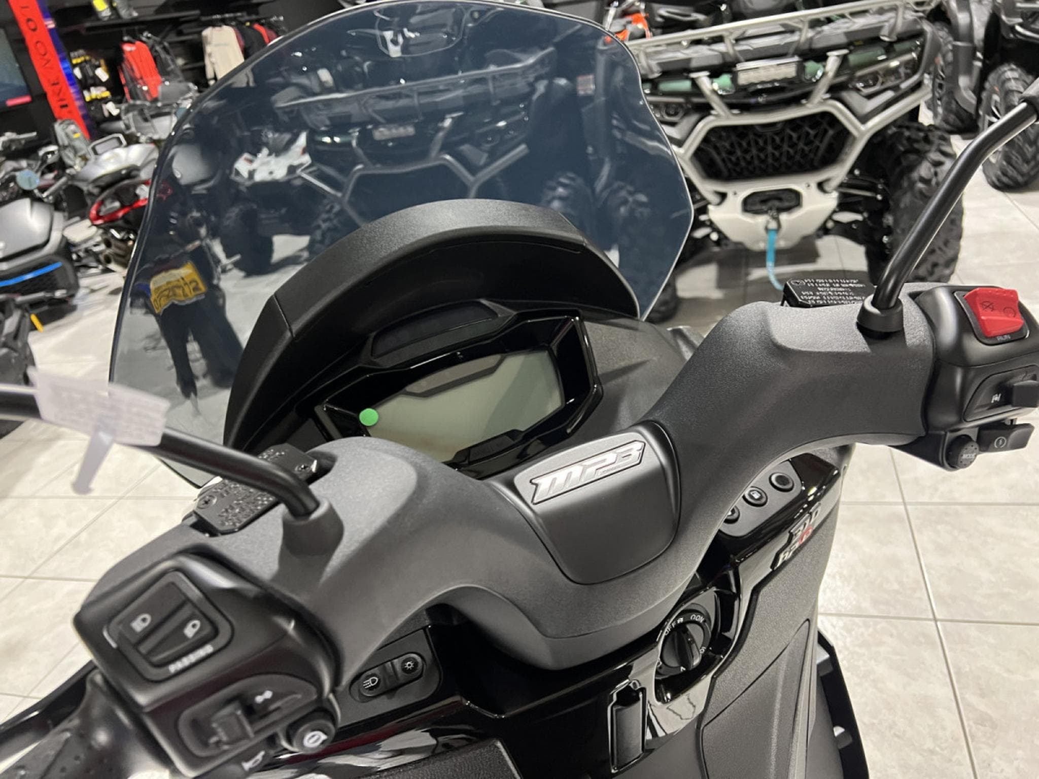 Piaggio MP3 310 (2026) - Photo 6