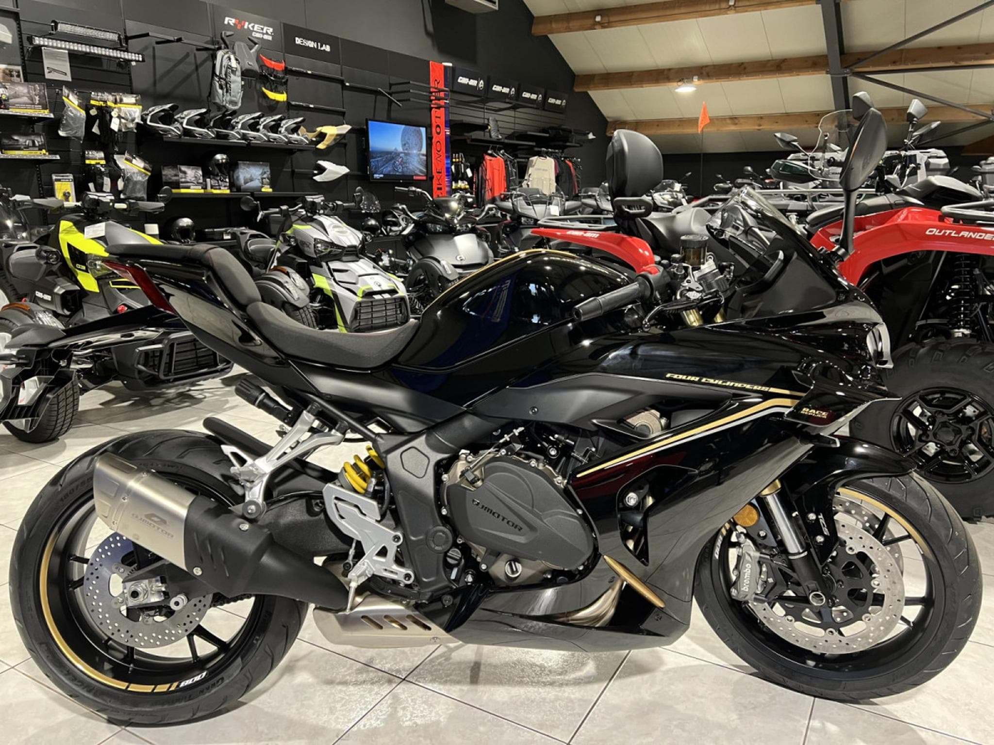 QJmotor SRK 800 RR (2026) - Photo 1
