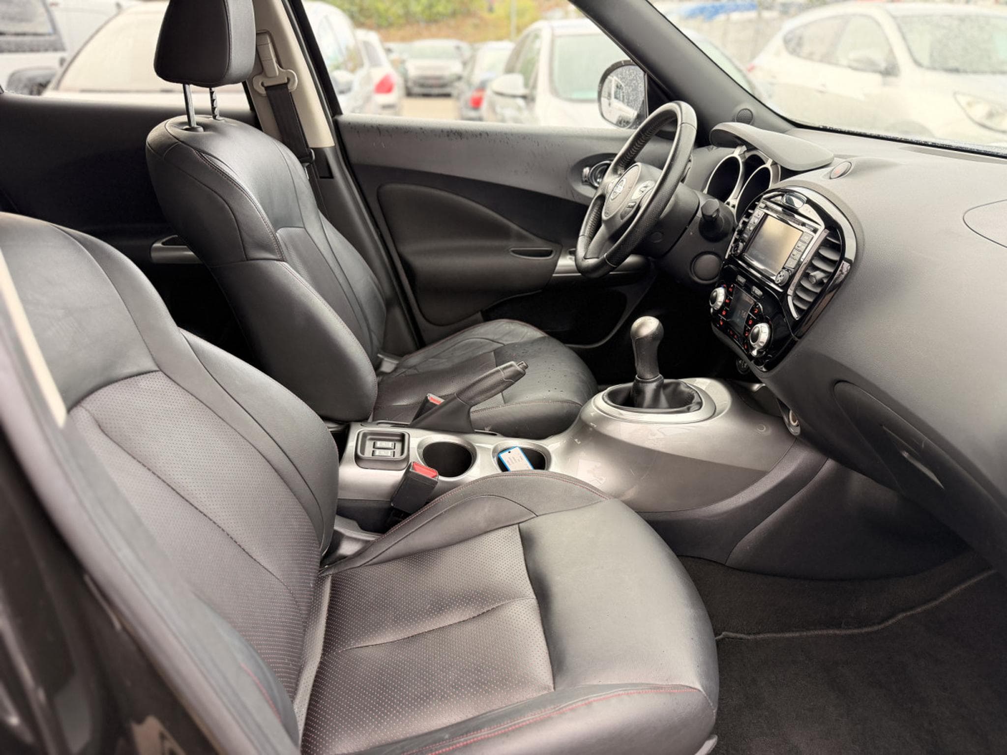 Nissan Juke 1.6 N-connecta 115 (2014) - Photo 9