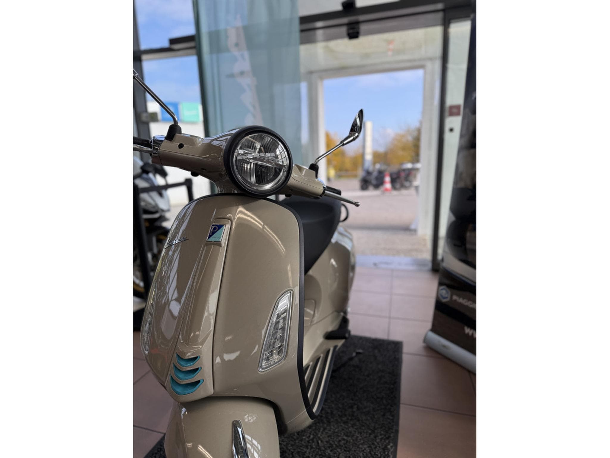 Vespa Primavera S (2026) - Photo 4