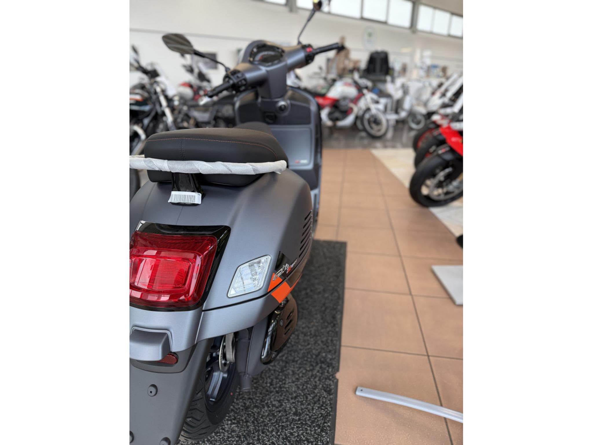 Vespa GTS Super Sport 310 (2026) - Photo 2