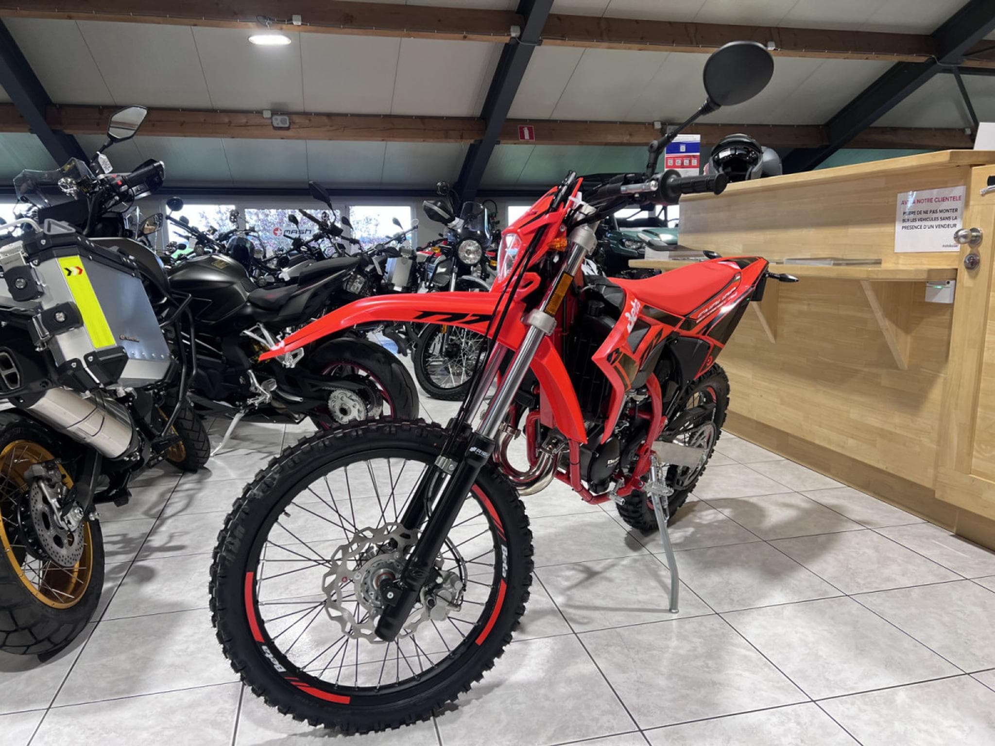 Beta R Enduro SPORT 2T (2026) - Photo 2