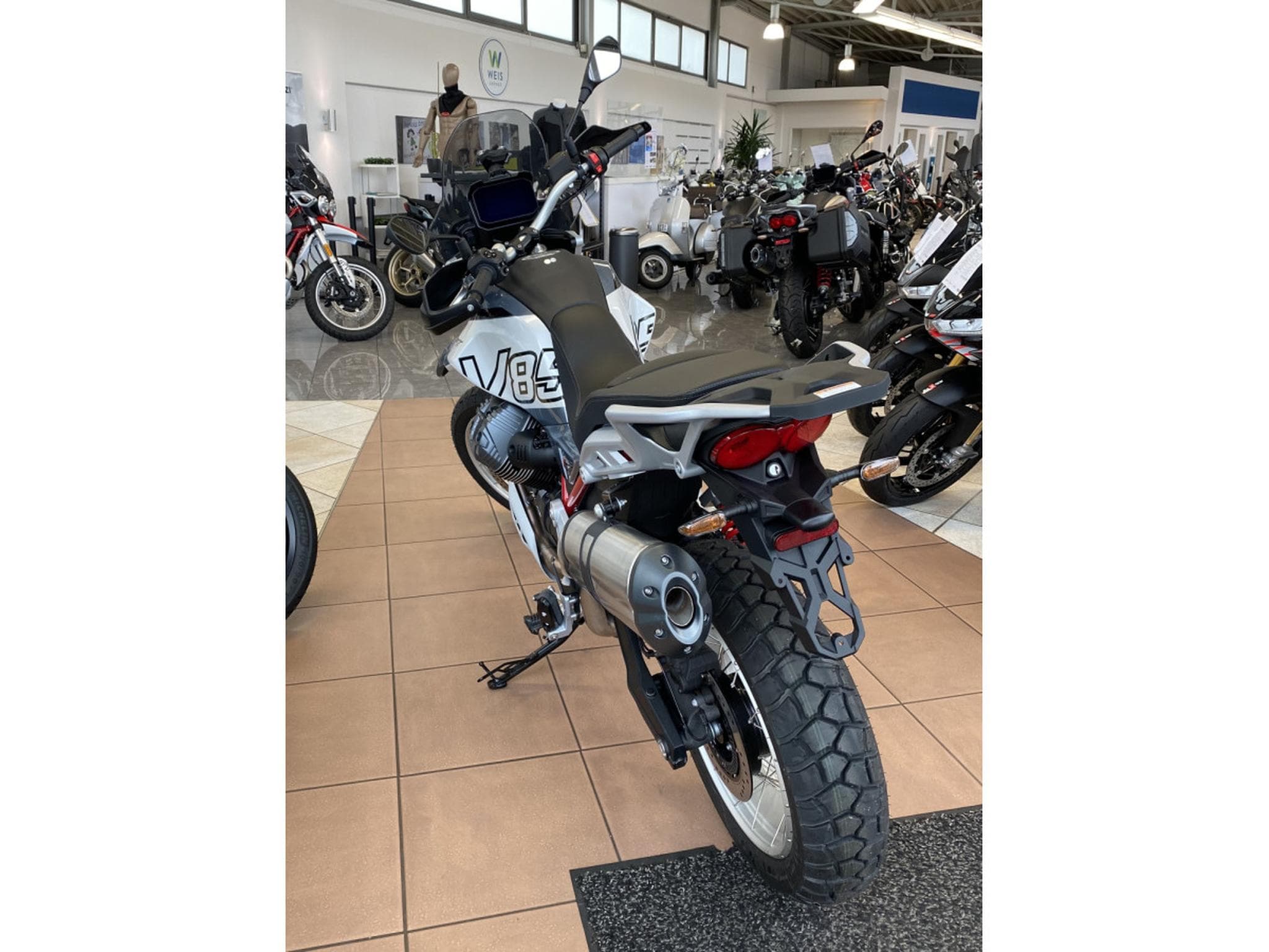 Moto Guzzi V85 V85 TT (2026) - Photo 3