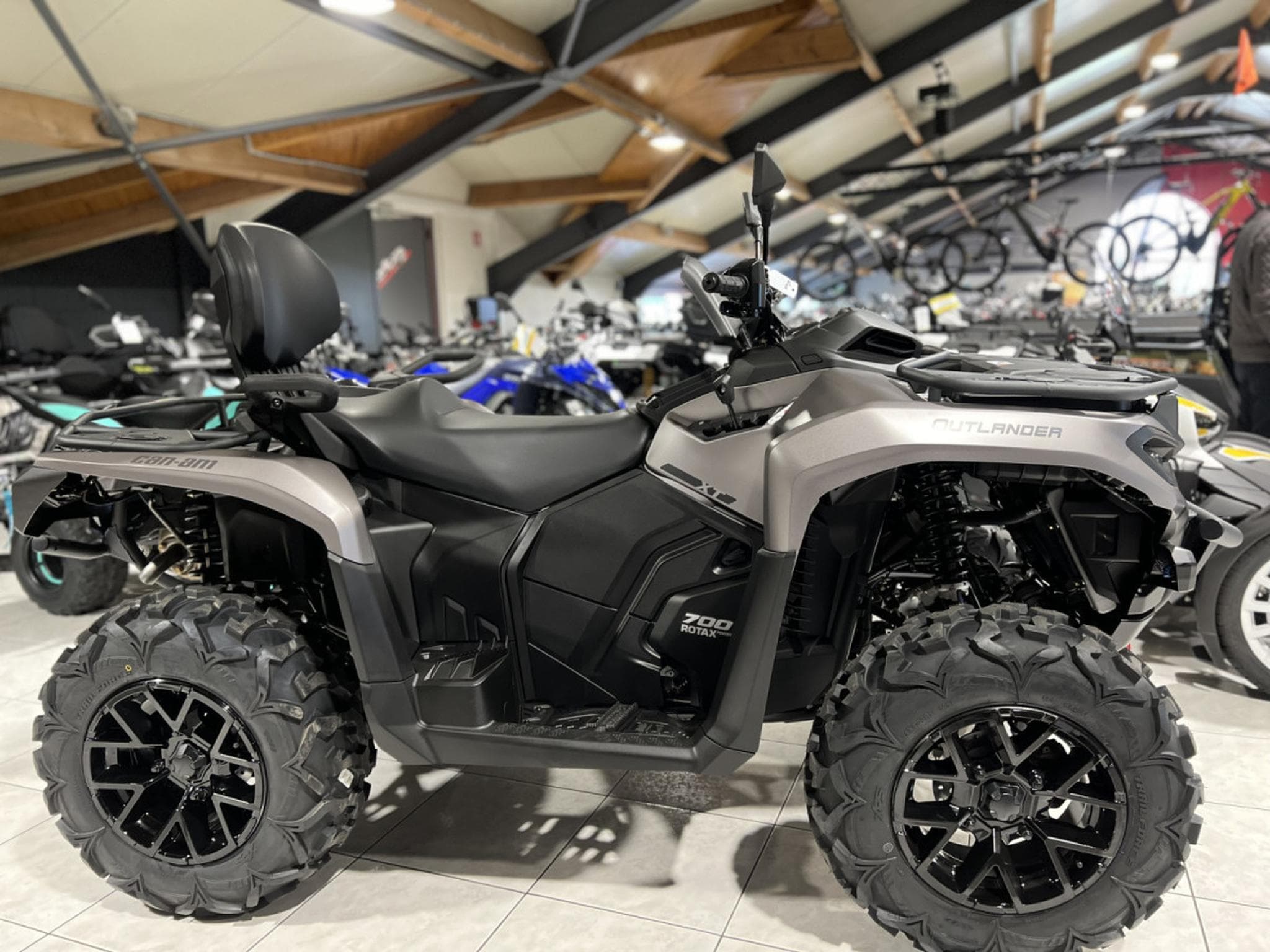 BRP Can-Am Outlander Max MY26 XT DPS T HD7 ABS  T3B (2026) - Photo 1