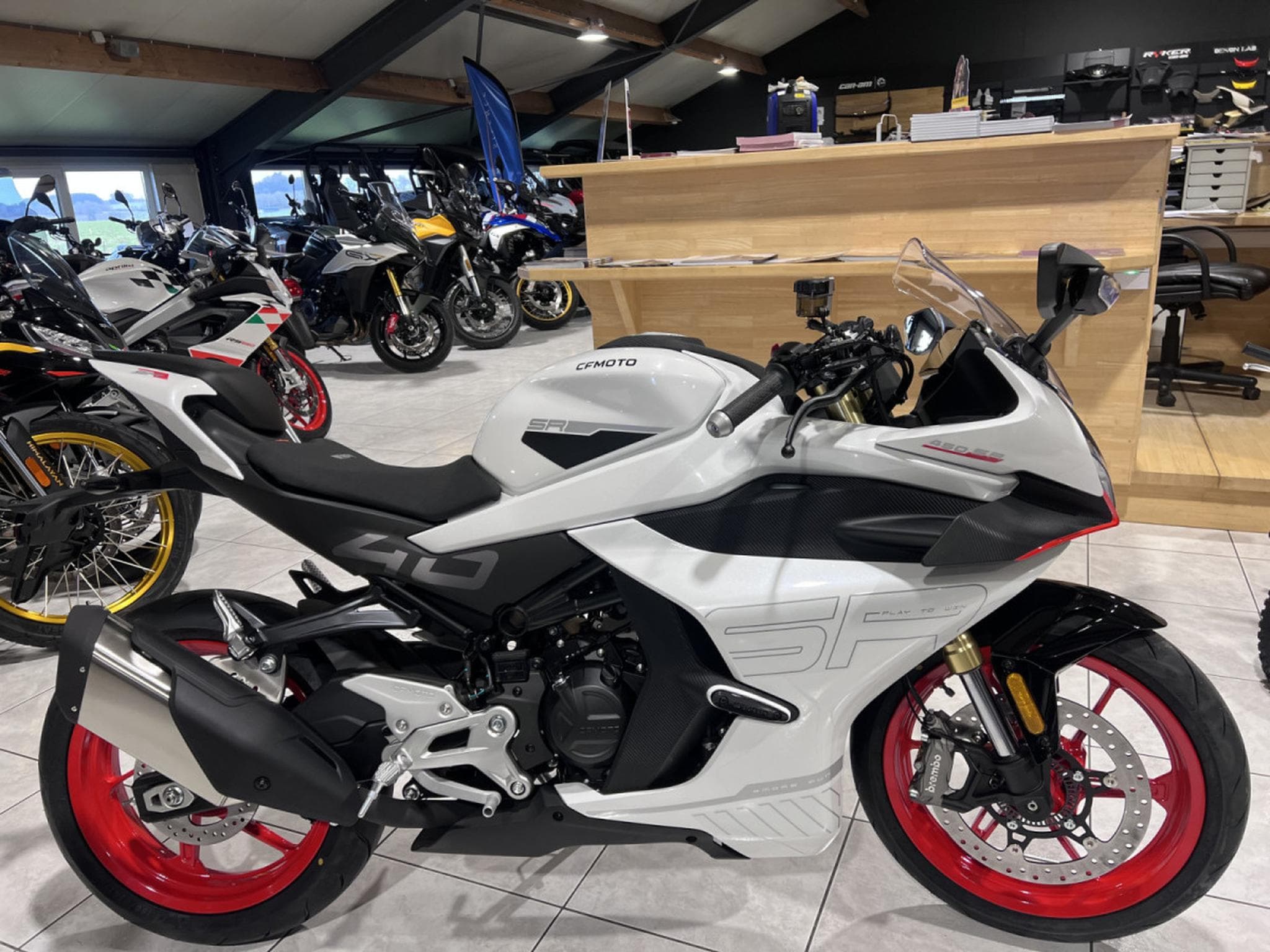 CF Moto SR (2026) - Photo 1