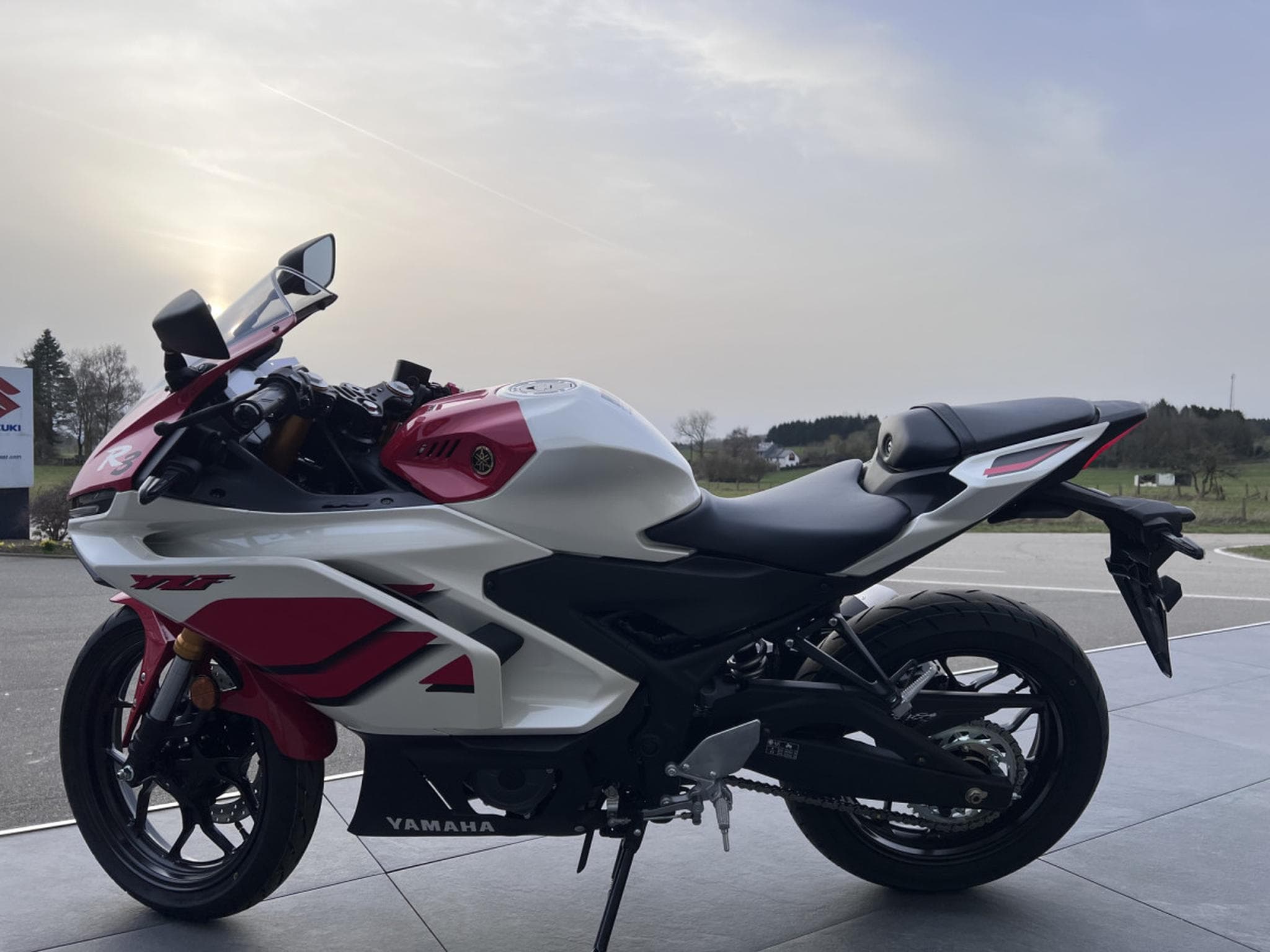 Yamaha YZF-R3 70 TH (2026) - Photo 3