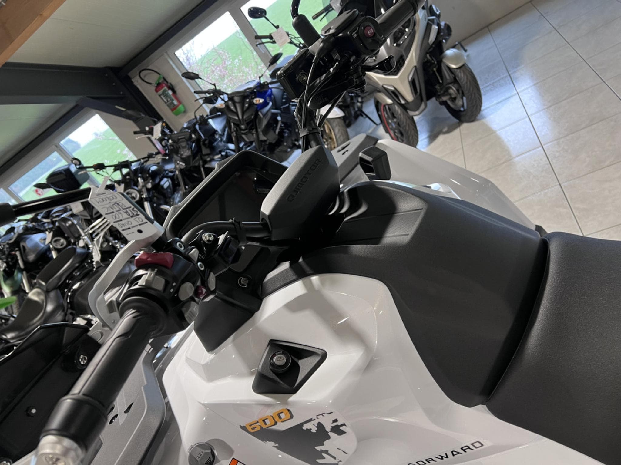 QJmotor SFA 600 Pro T3b (2026) - Photo 6