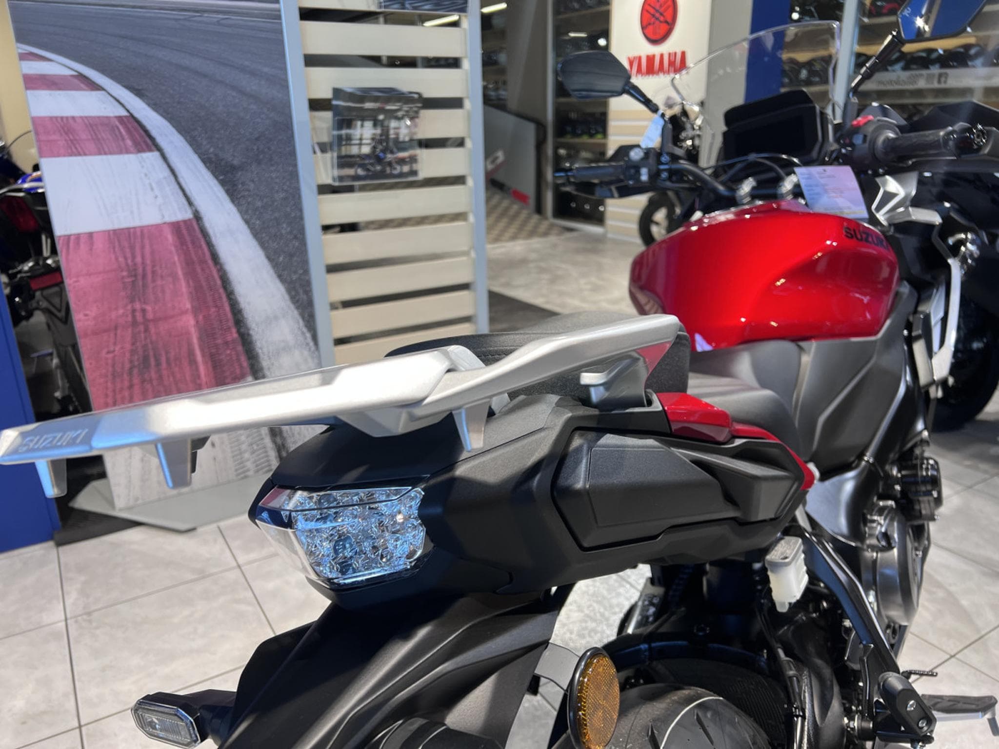 Suzuki GSX-S 1000 GX (2026) - Photo 5