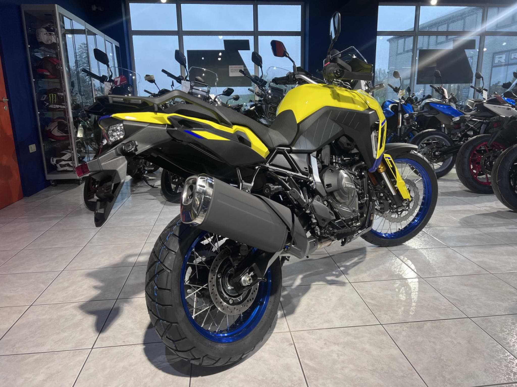 Suzuki V-Strom 800 (2026) - Photo 3