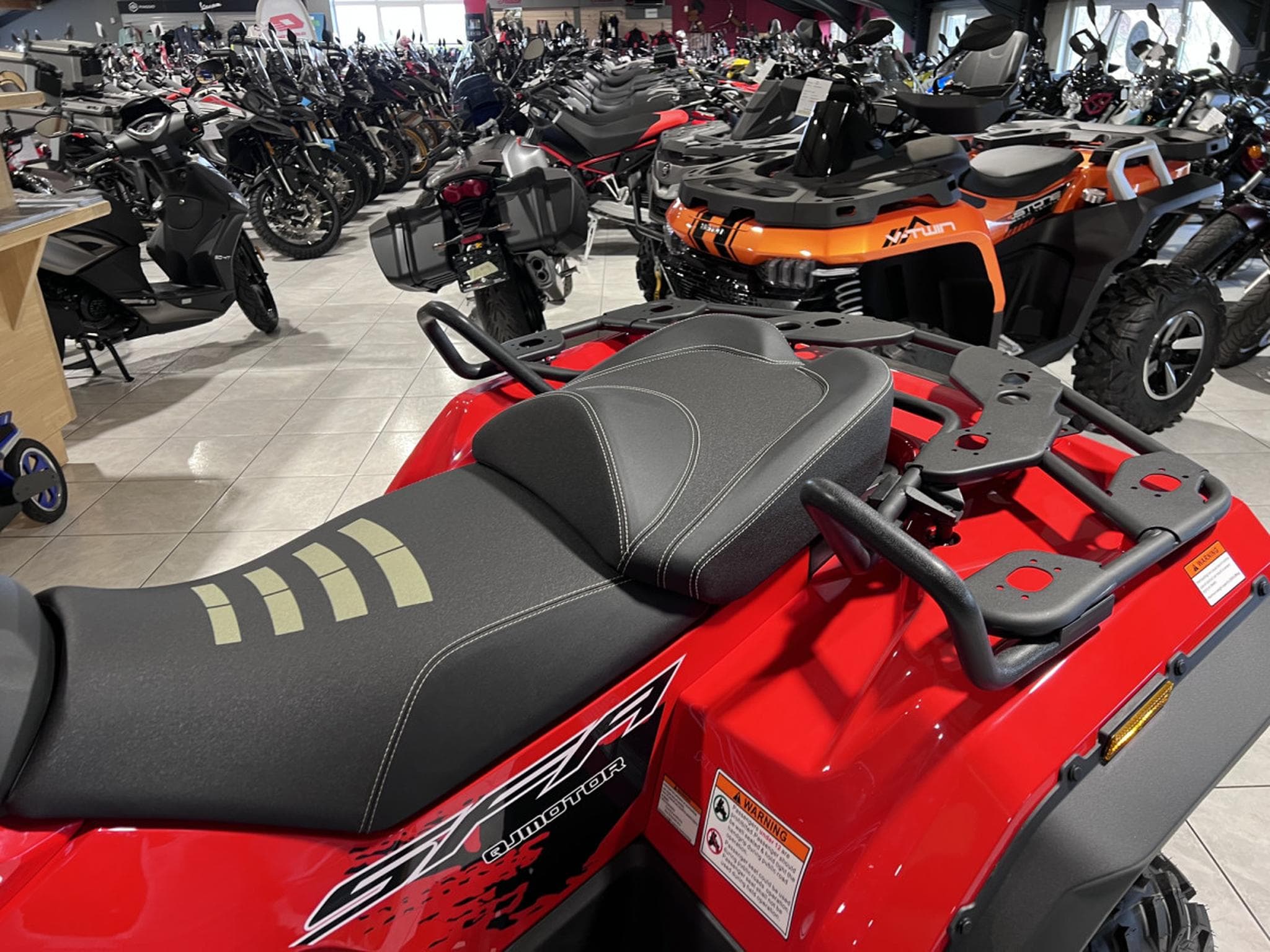 QJmotor SFA 600 Naked T3b (2026) - Photo 5