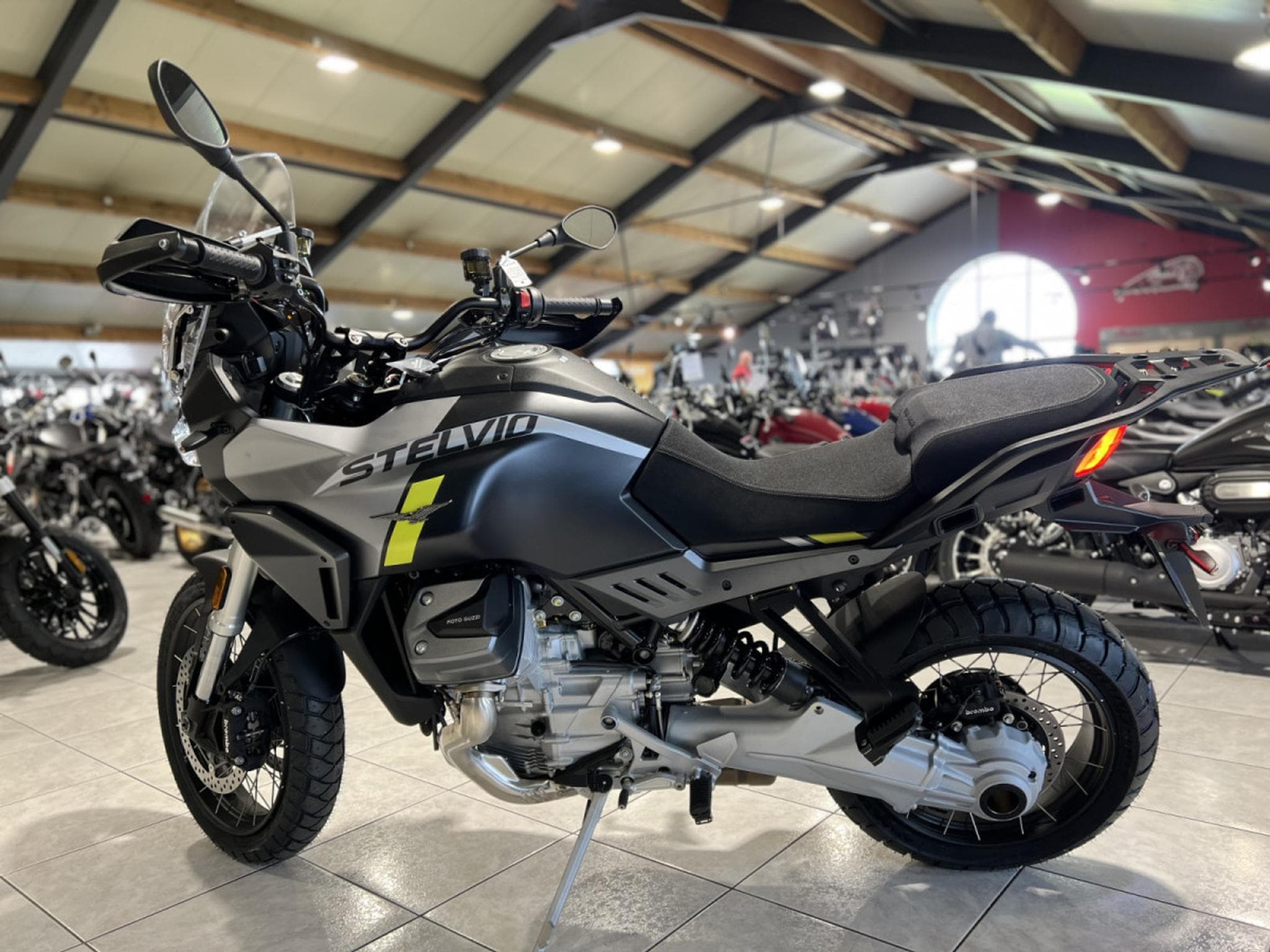 Moto Guzzi Stelvio 1000 (2026) - Photo 5