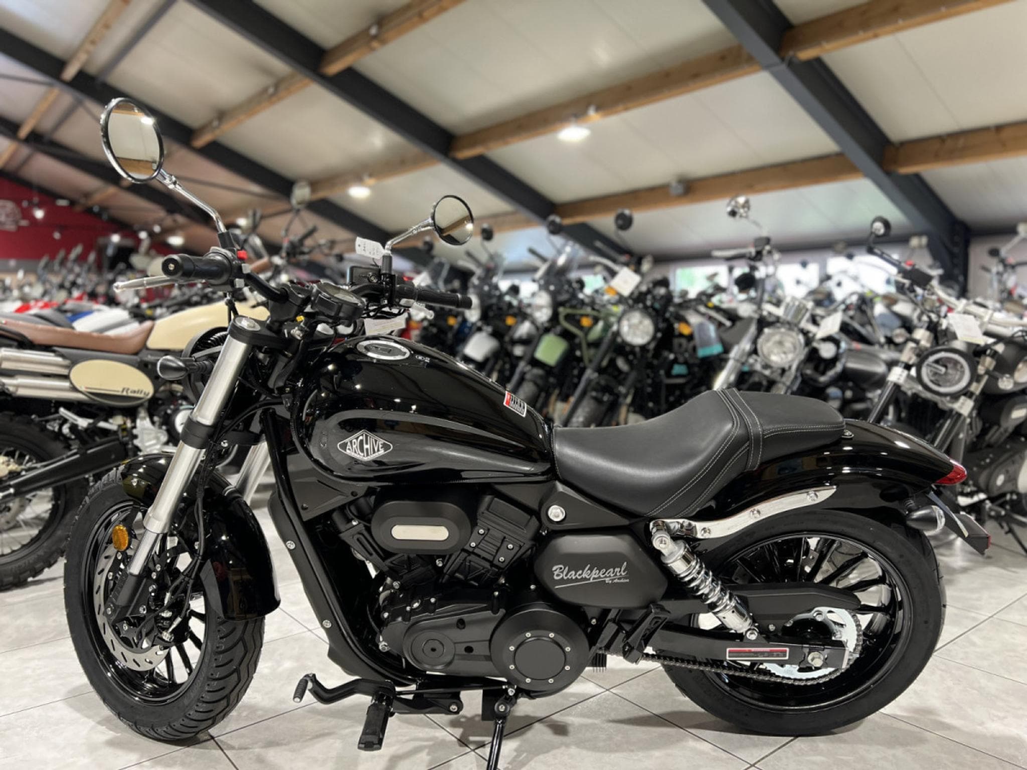 Archive Motorcycle Custom 125 Black Pearl (2026) - Photo 3