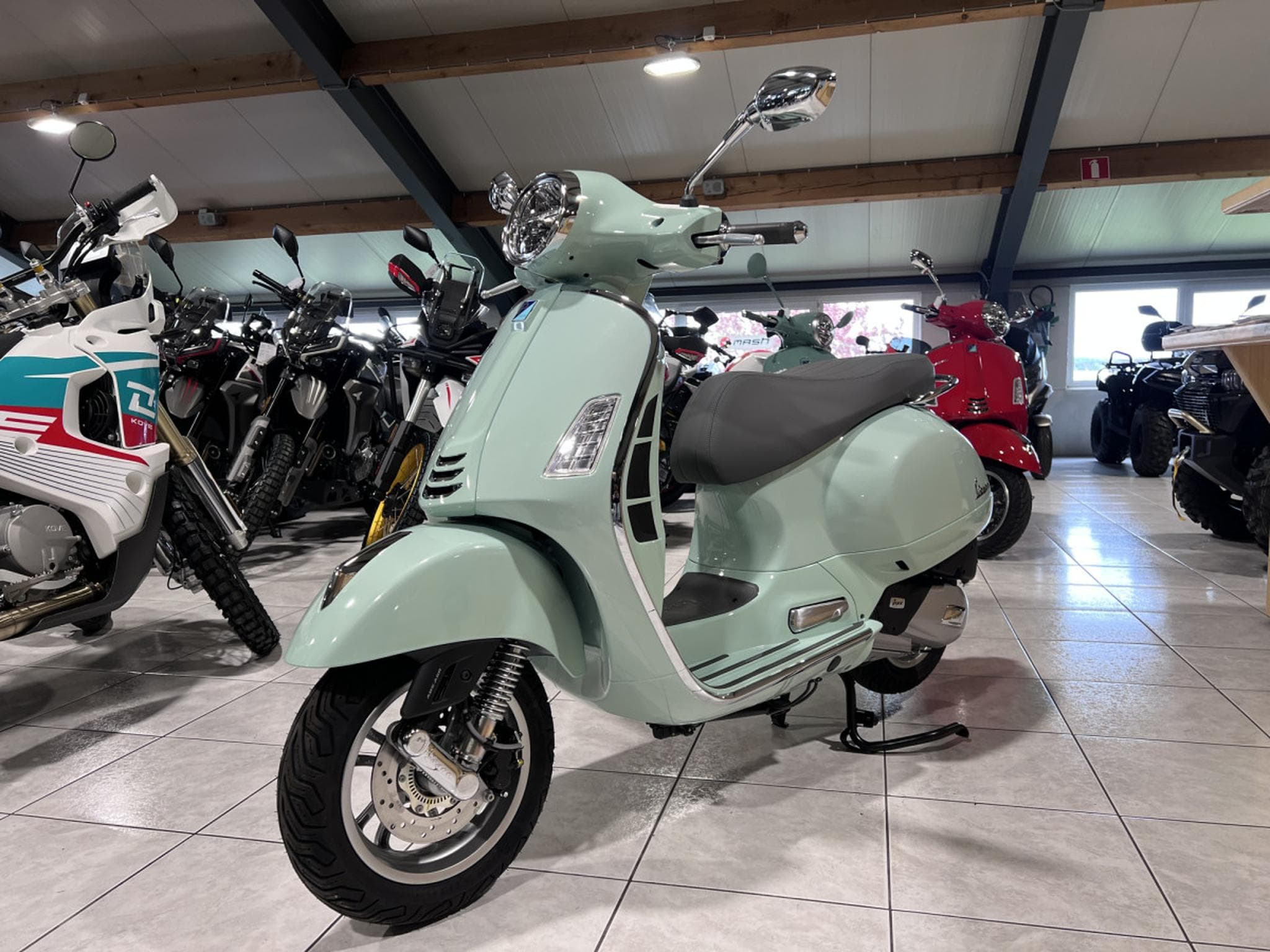 Vespa GTS Classica (2026) - Photo 2