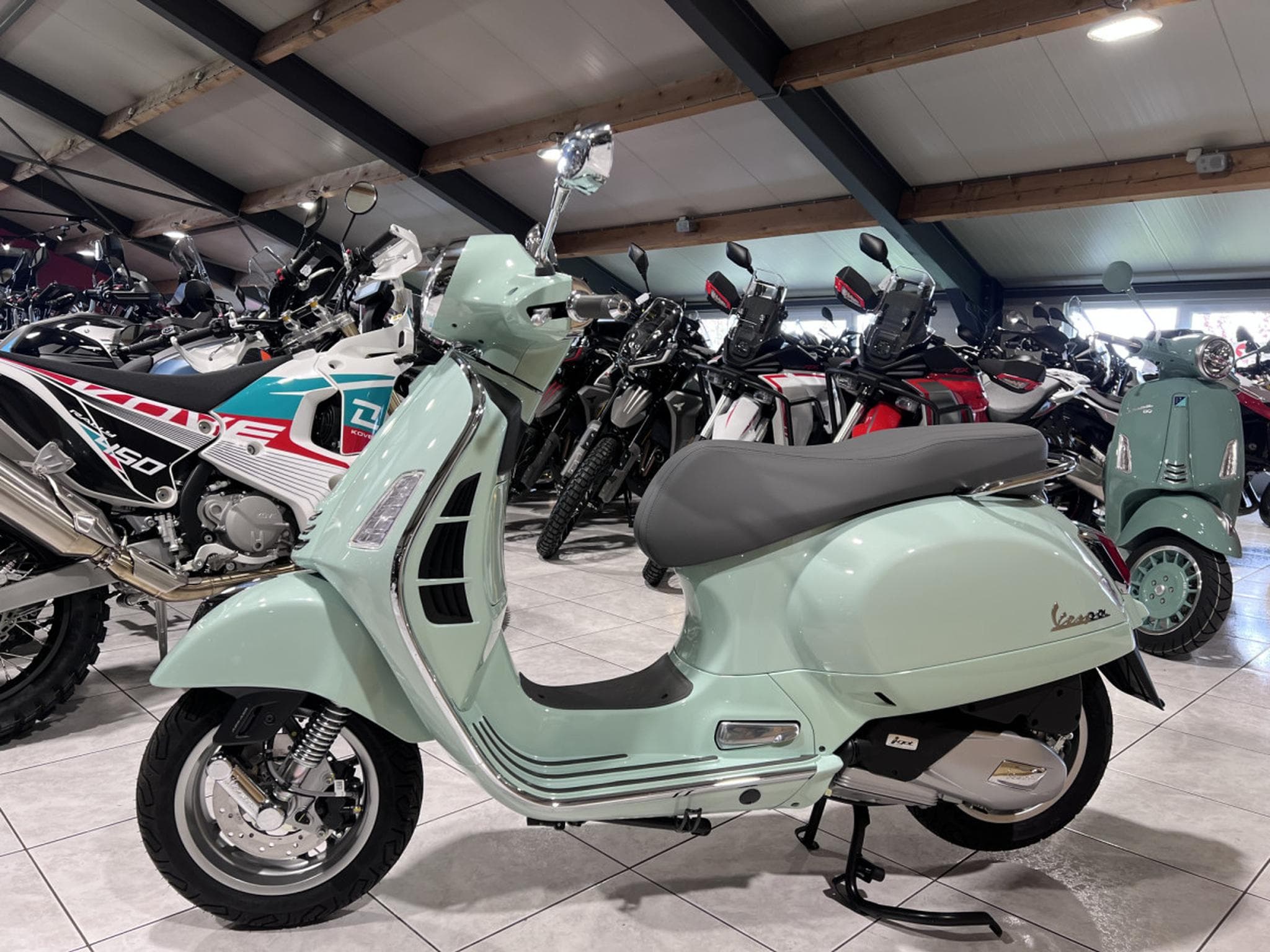 Vespa GTS Classica (2026) - Photo 4