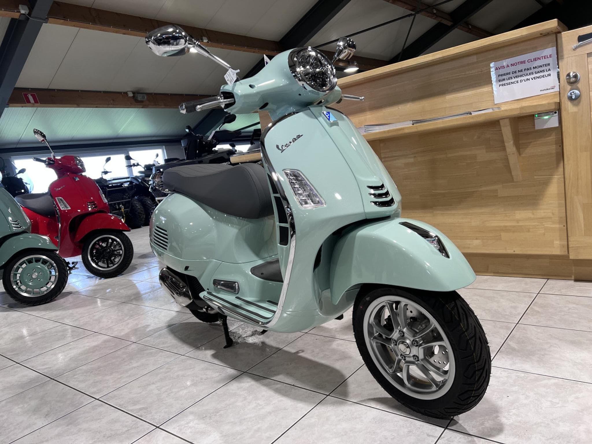 Vespa GTS Classica (2026) - Photo 7