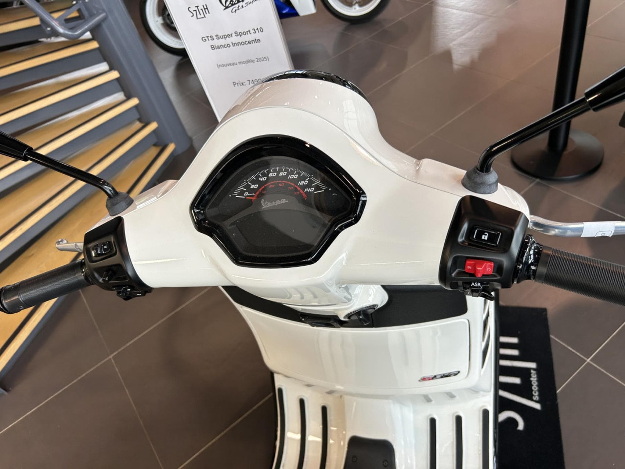 Vespa GTS Super Sport 310 125 (2026) - Photo 5