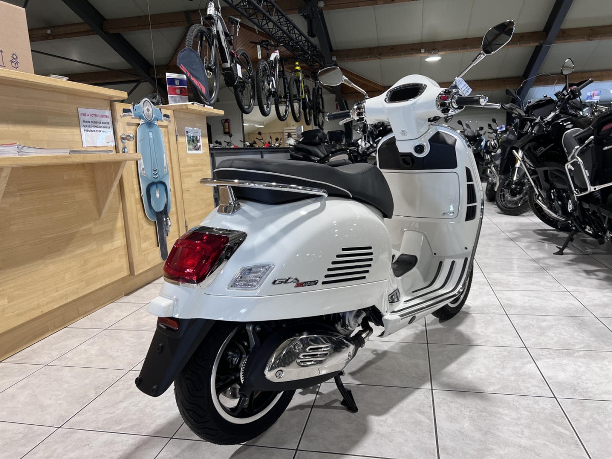 Vespa GTS 310 (2026) - Photo 3