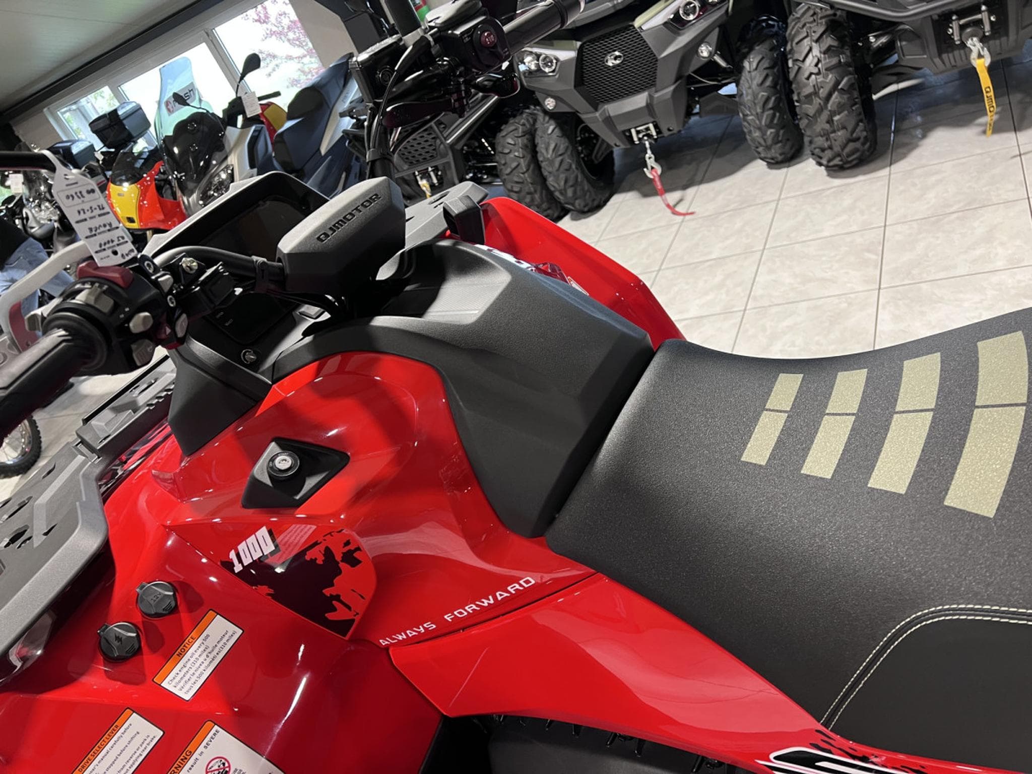 QJmotor SFA 1000 PRO T3b (2026) - Photo 6
